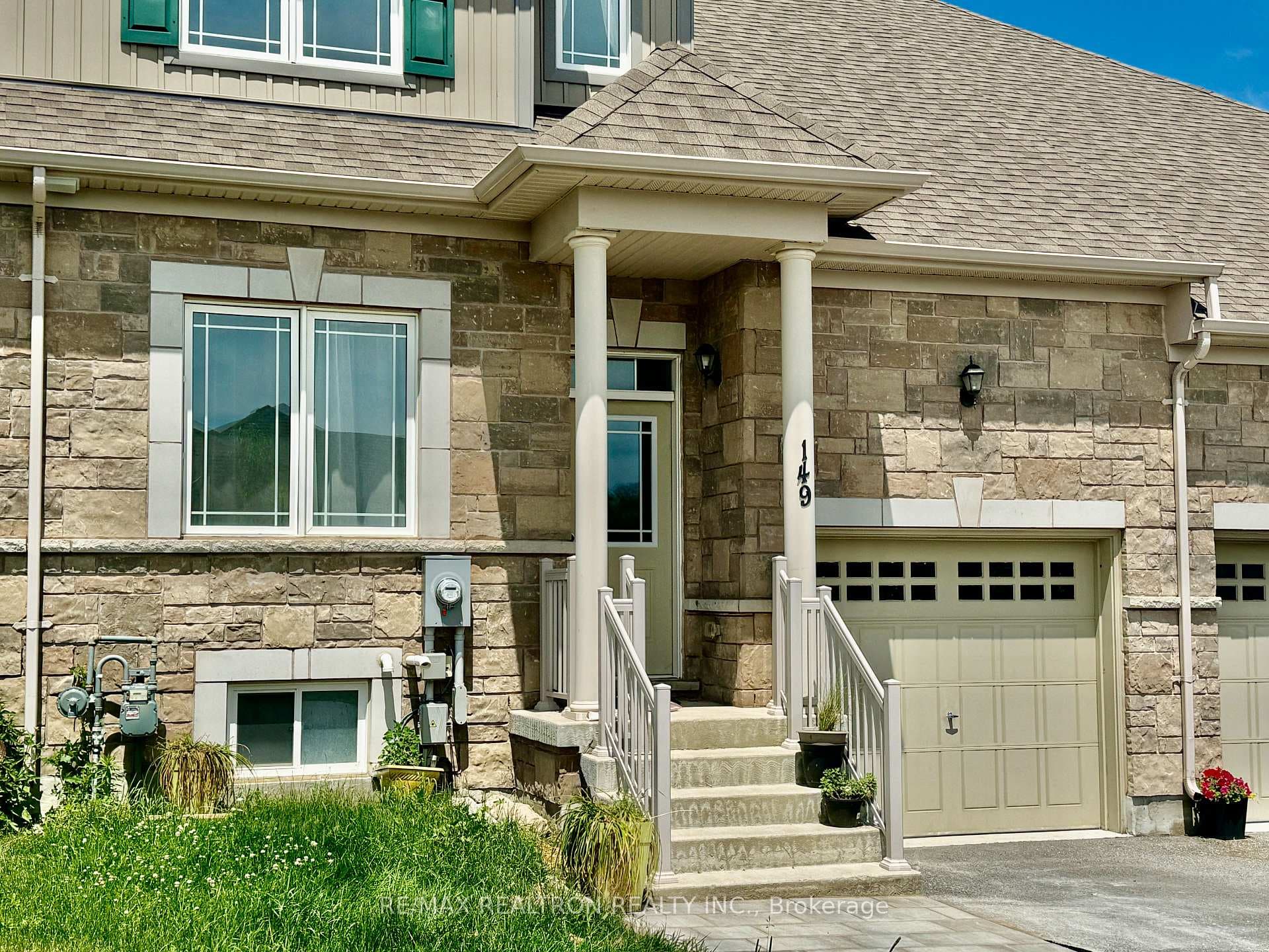 149 Isabella Drive photo 3