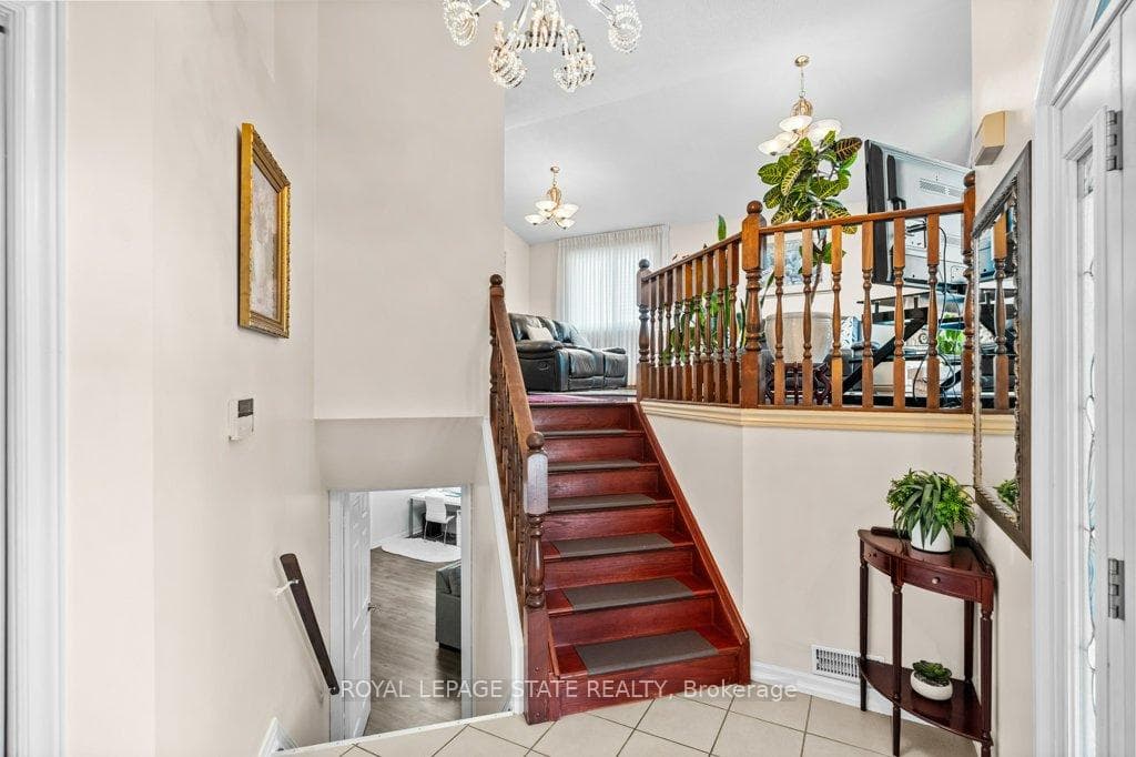 48 McMaster Drive photo 5
