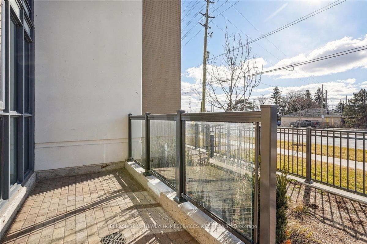 509 DUNDAS Street Unit 103 photo 23