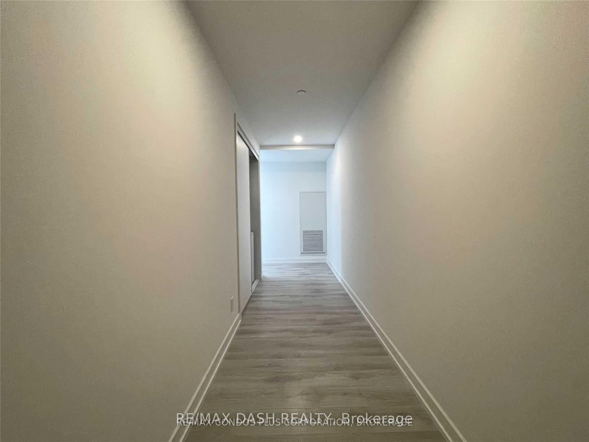 33 Helendale Avenue Unit 506 photo 6