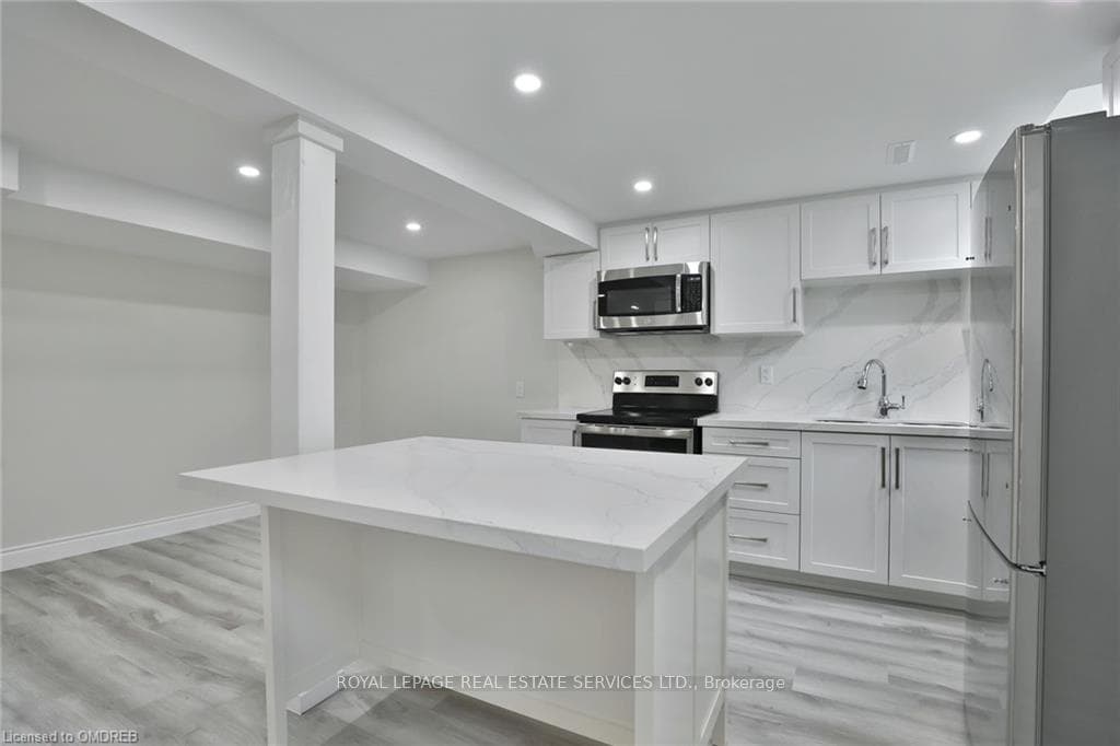 277 Mississaga Street Unit Lower photo 10