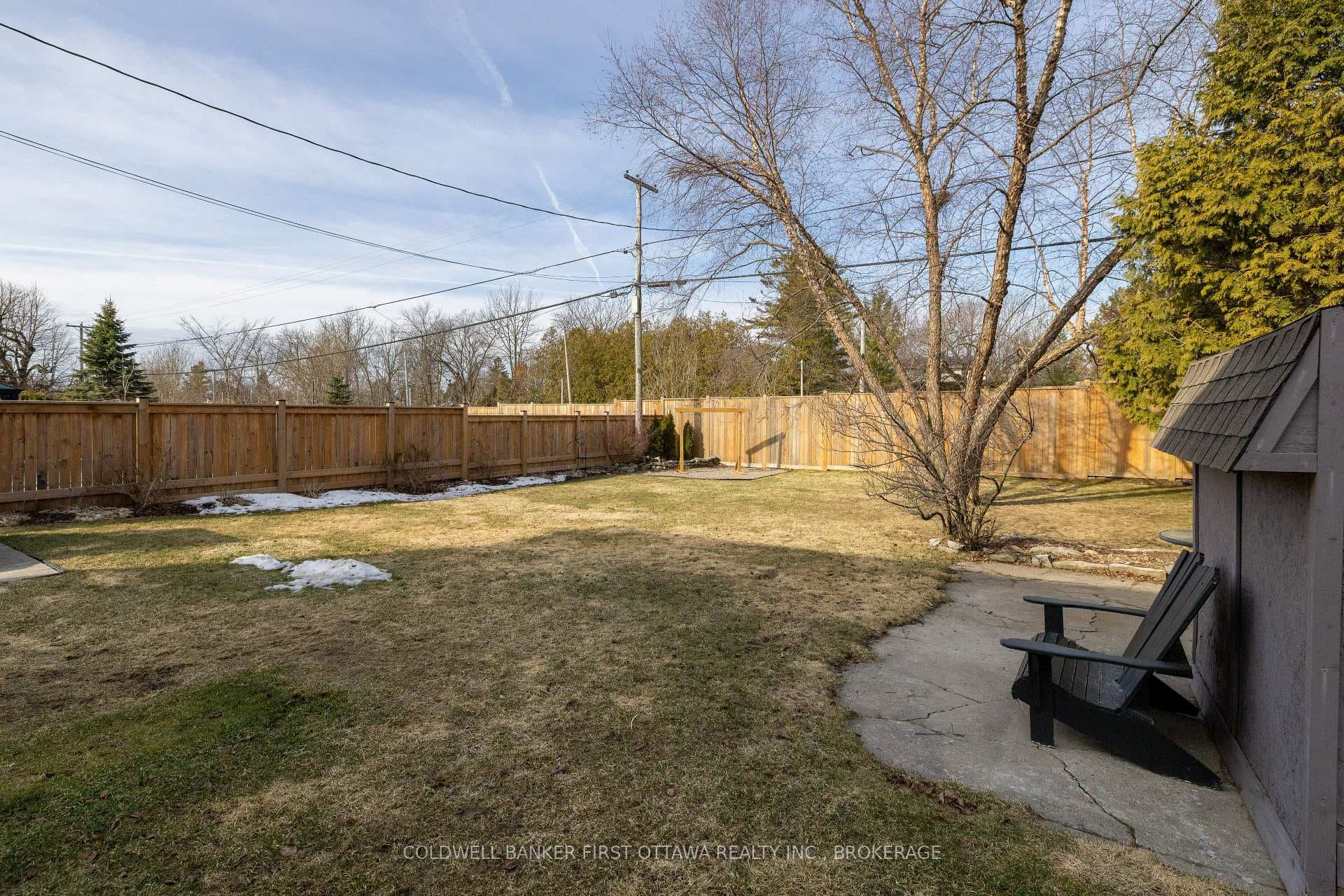 695 Laidlaw Crescent photo 39