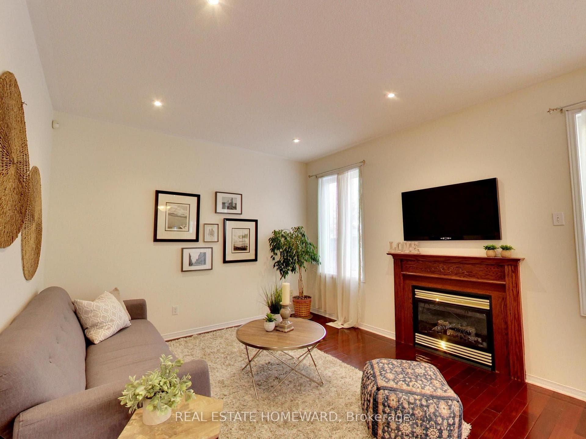 Family and Breakfast Rooms