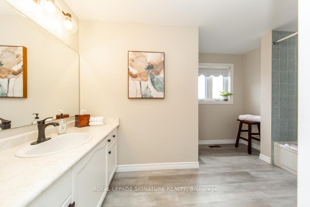 101 Kingswood Drive photo 32