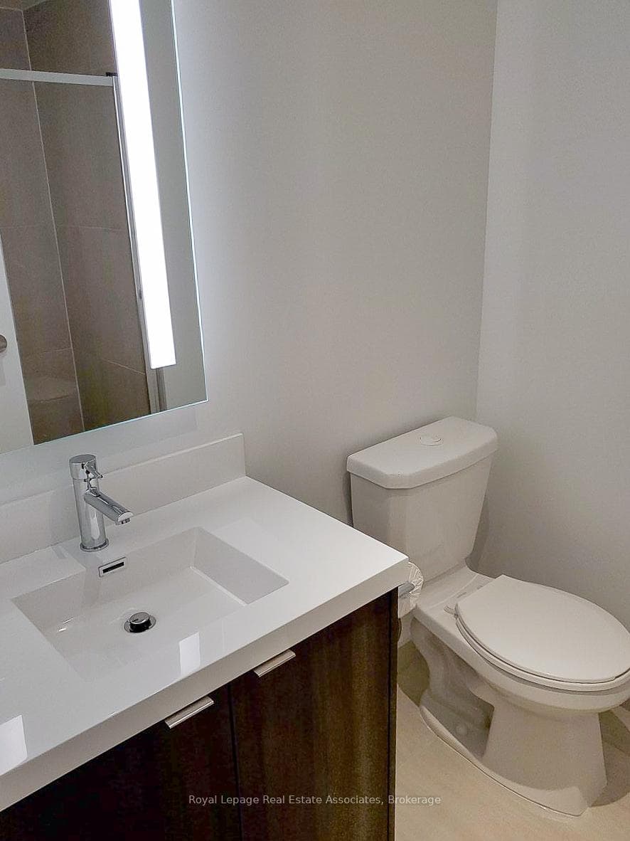 5 Mabelle Avenue Unit 533 photo 14