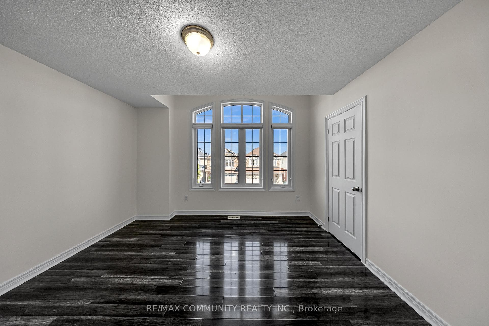 35 McCourt Drive photo 22