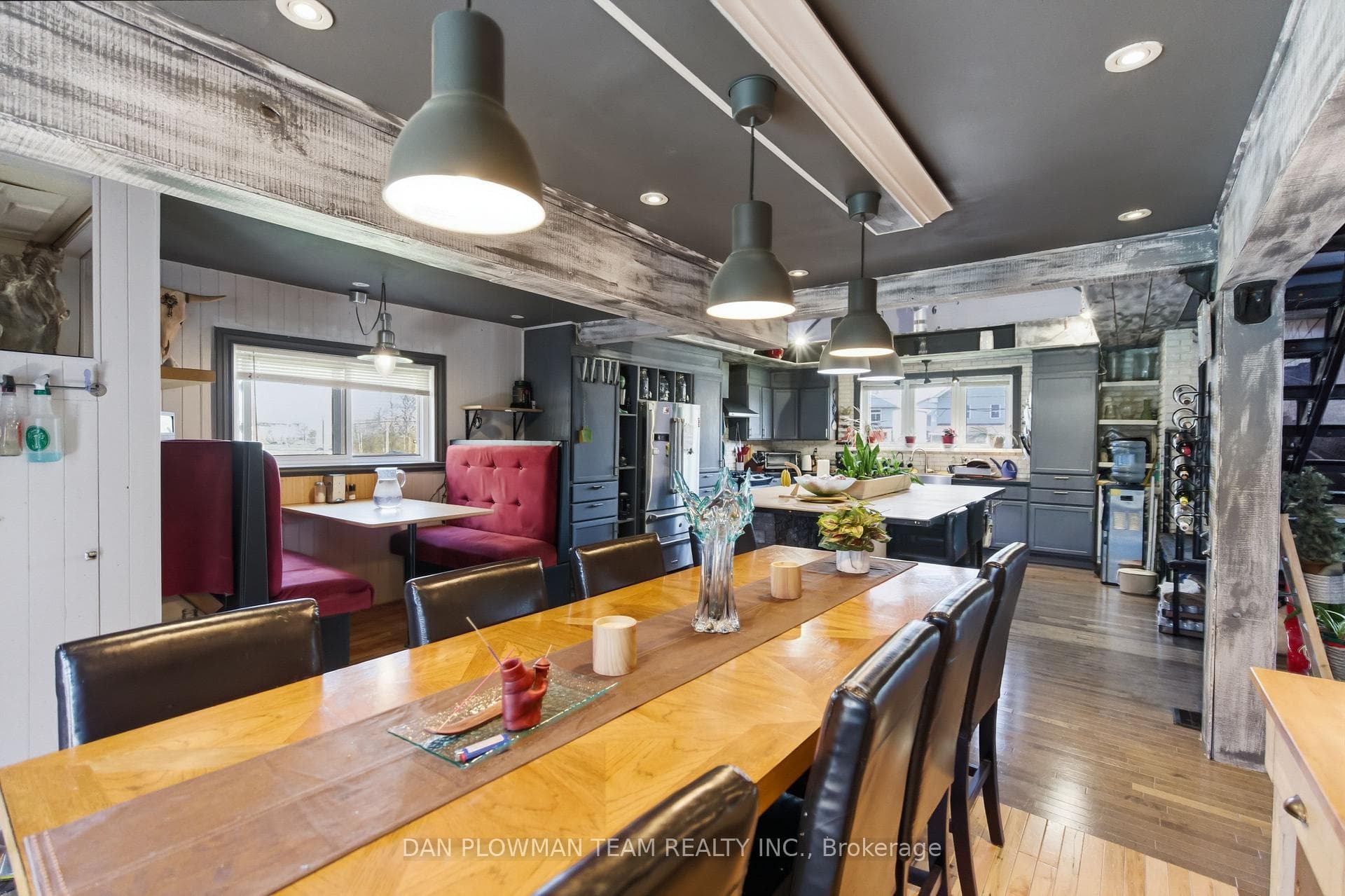 678 King Street photo 13