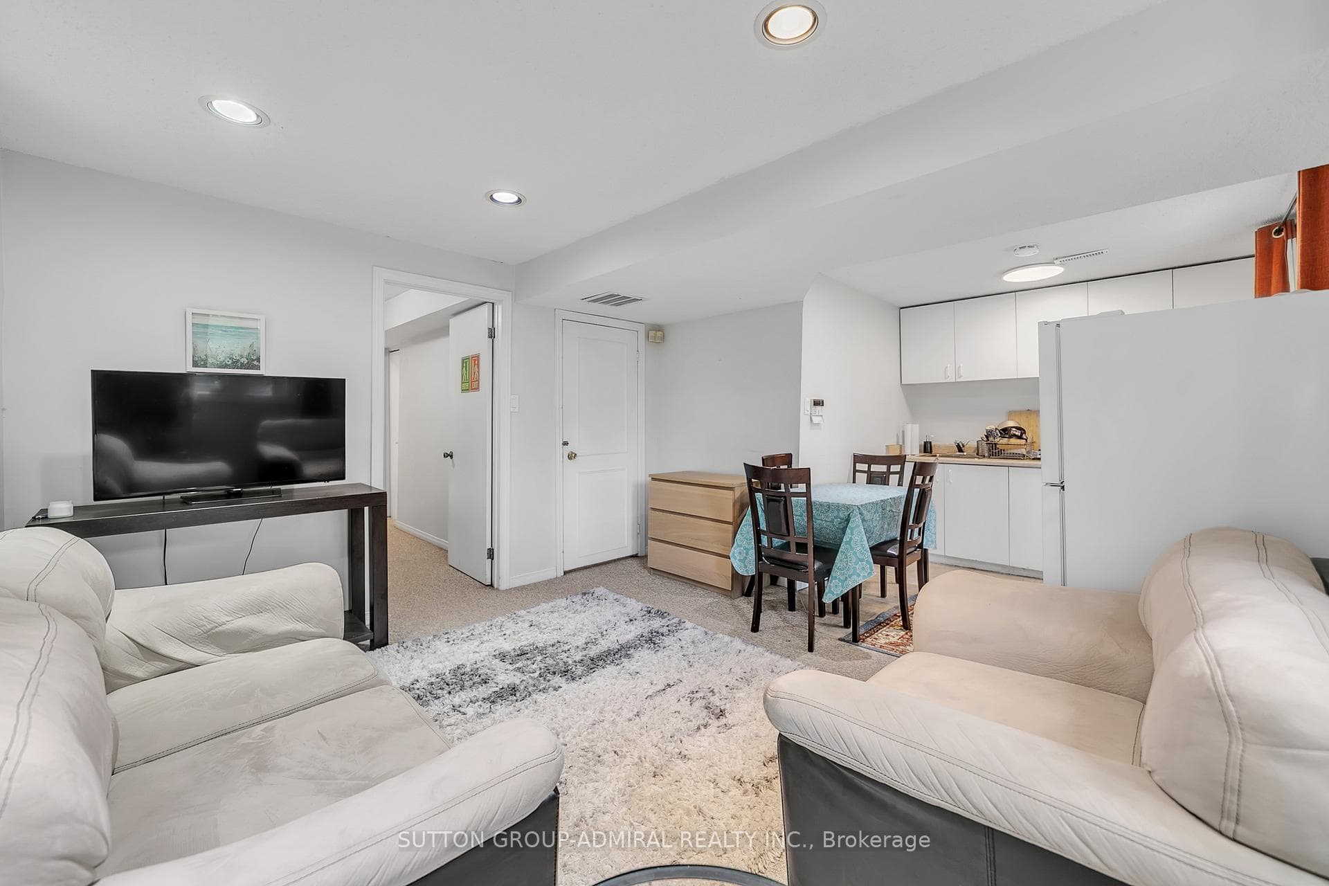10 Park Lane Circle photo 42