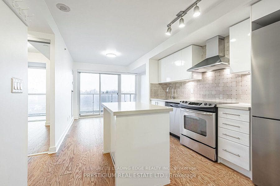 58 Orchard View Boulevard Unit 601 photo 4