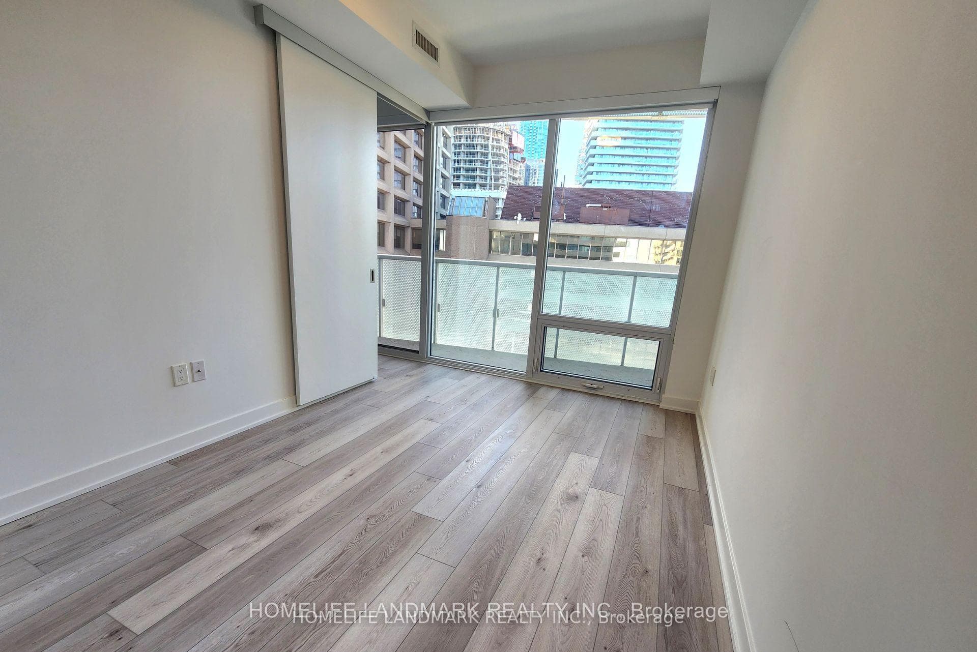 15 Queens Quay Unit 621 photo 11