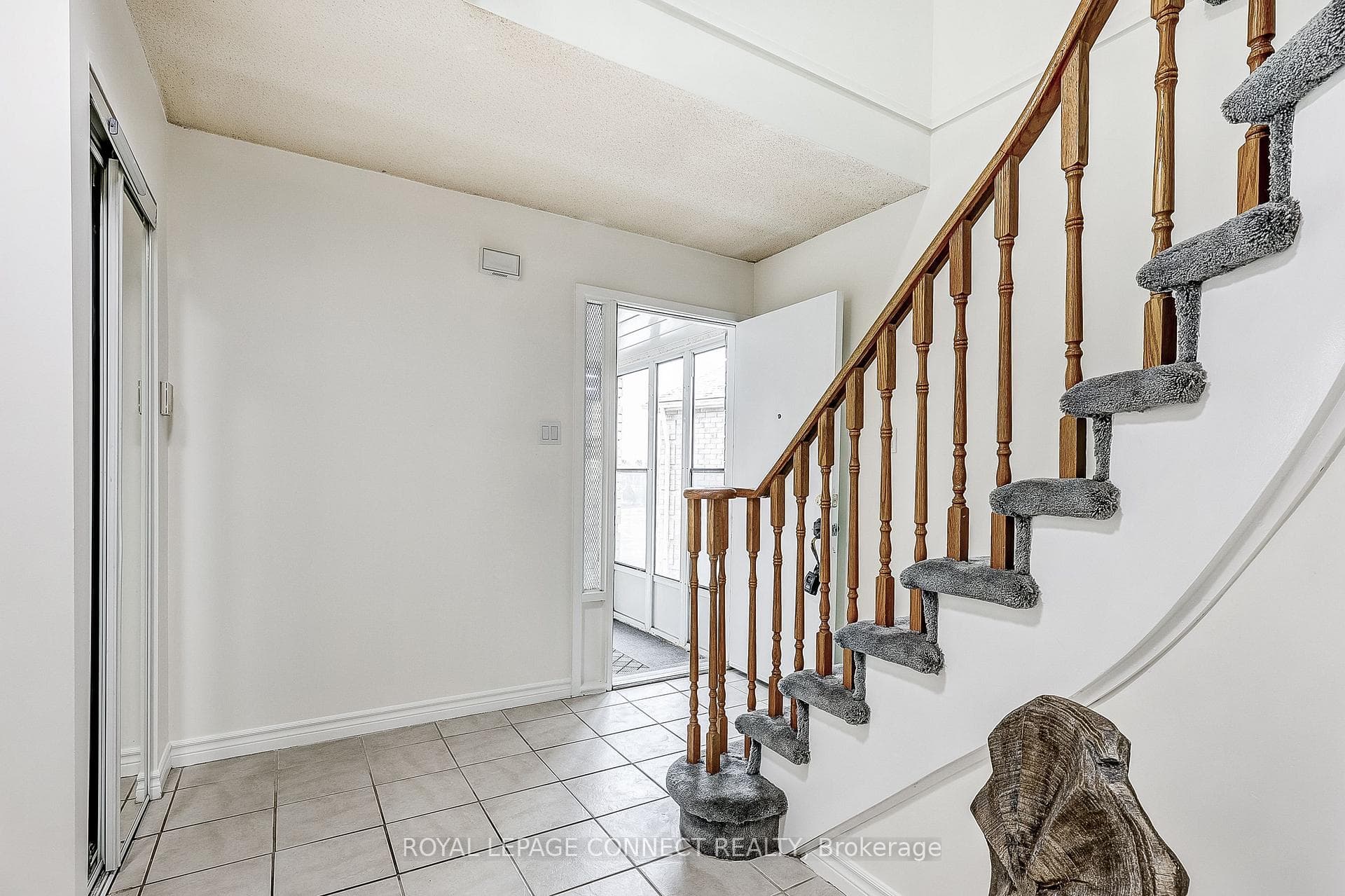 44 Goodwood Drive photo 3