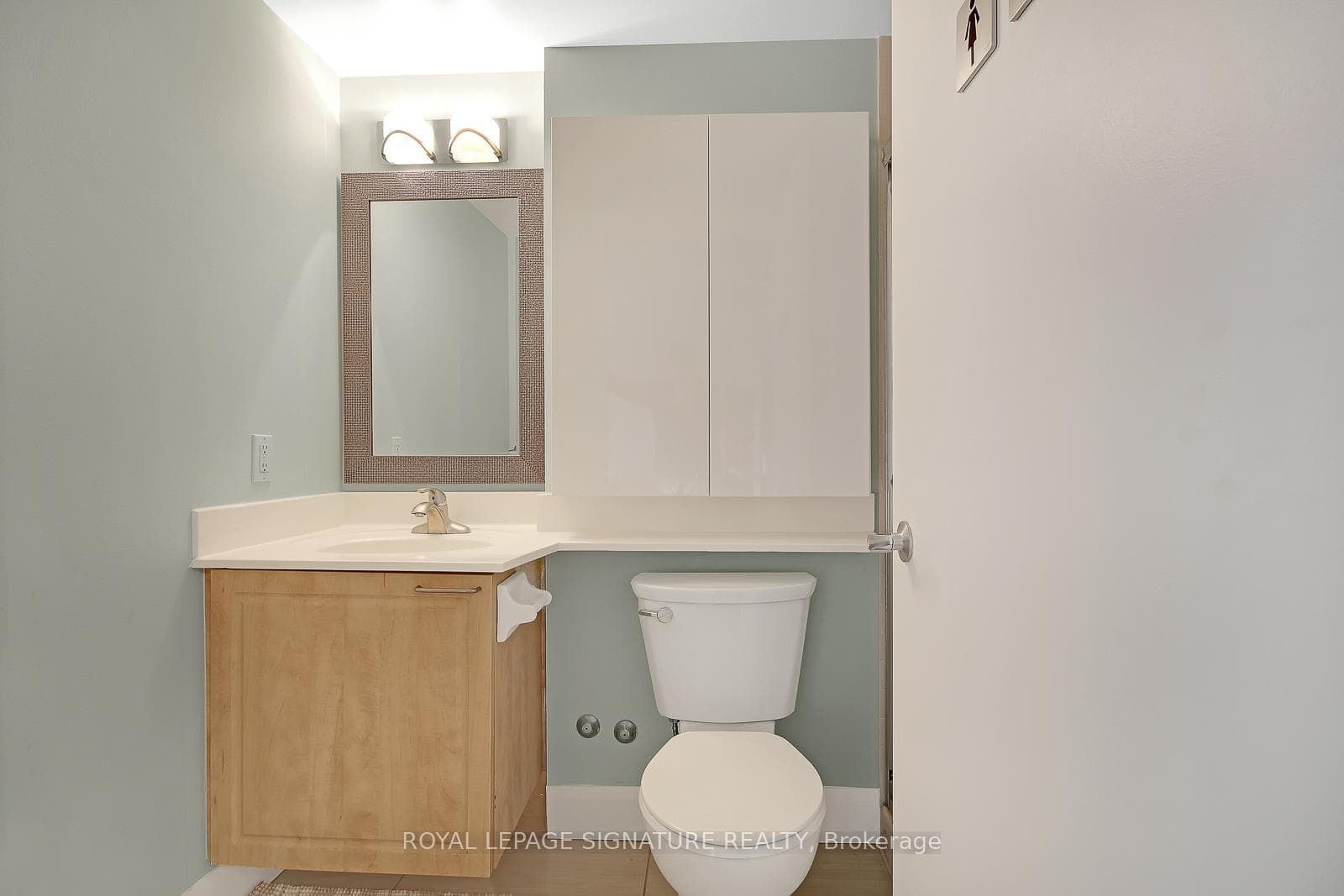 955 Queen Street Unit PH08 photo 22