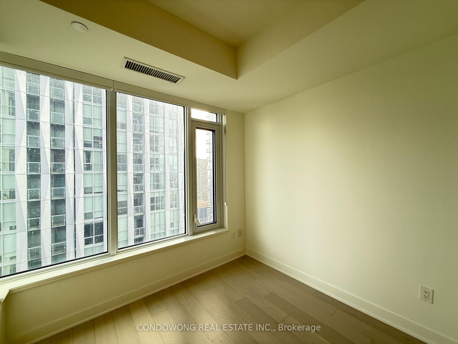 11 Yorkville Avenue Unit 3105 photo 5