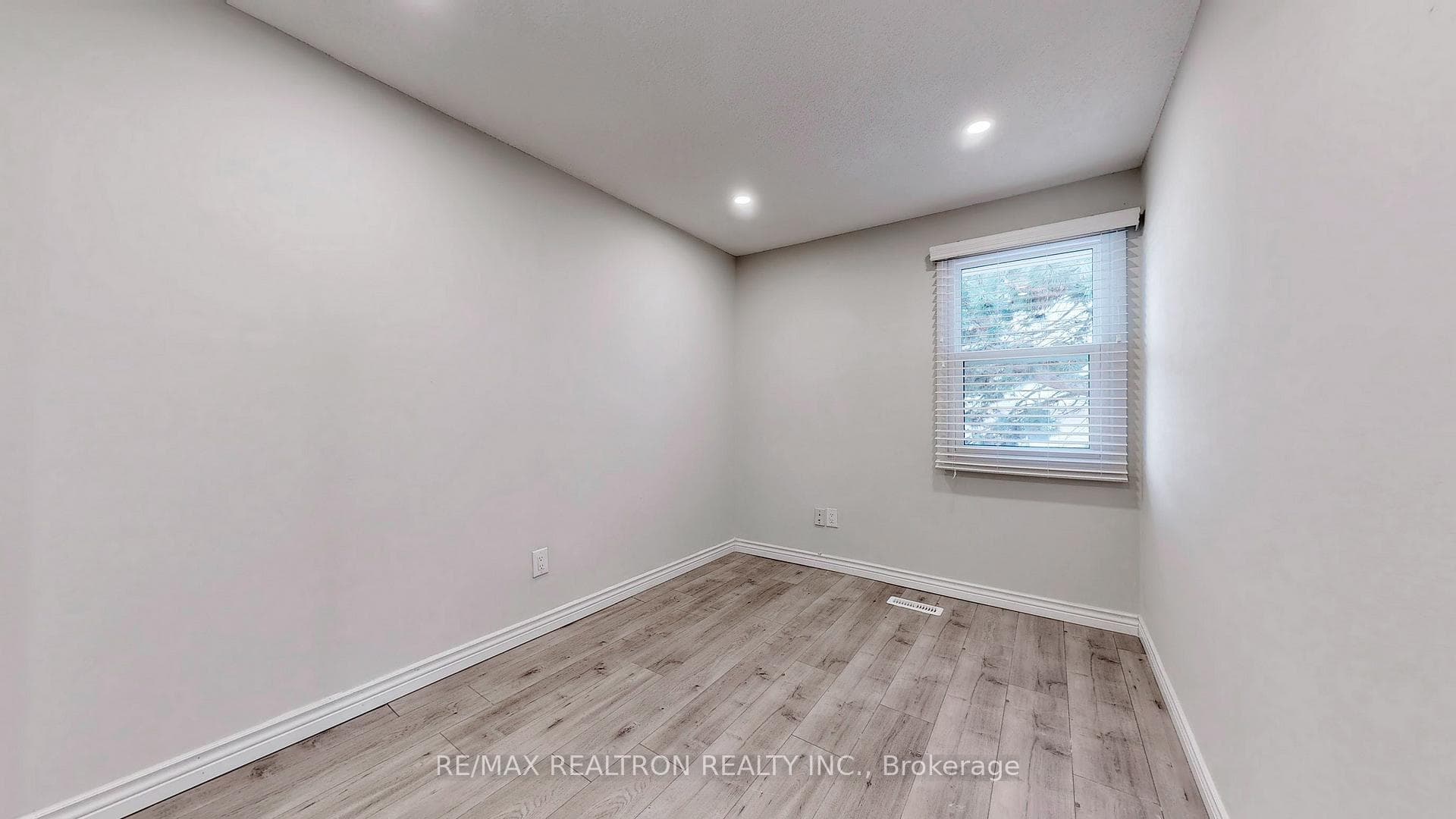 2079 The Collegeway Way Unit 60 photo 21