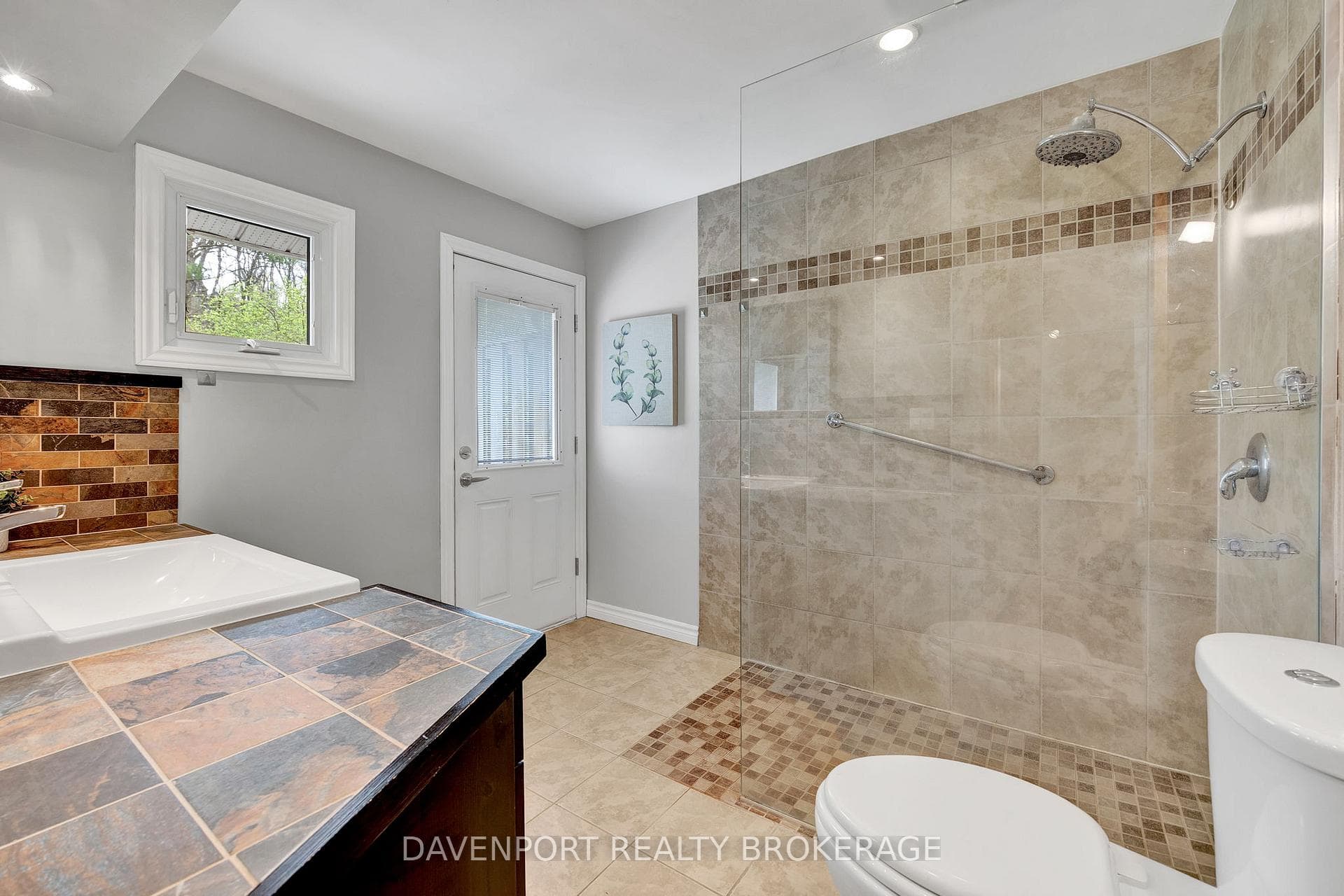 69 Laurel Street photo 11