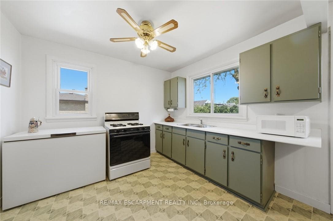 89 Charlotte Street photo 10