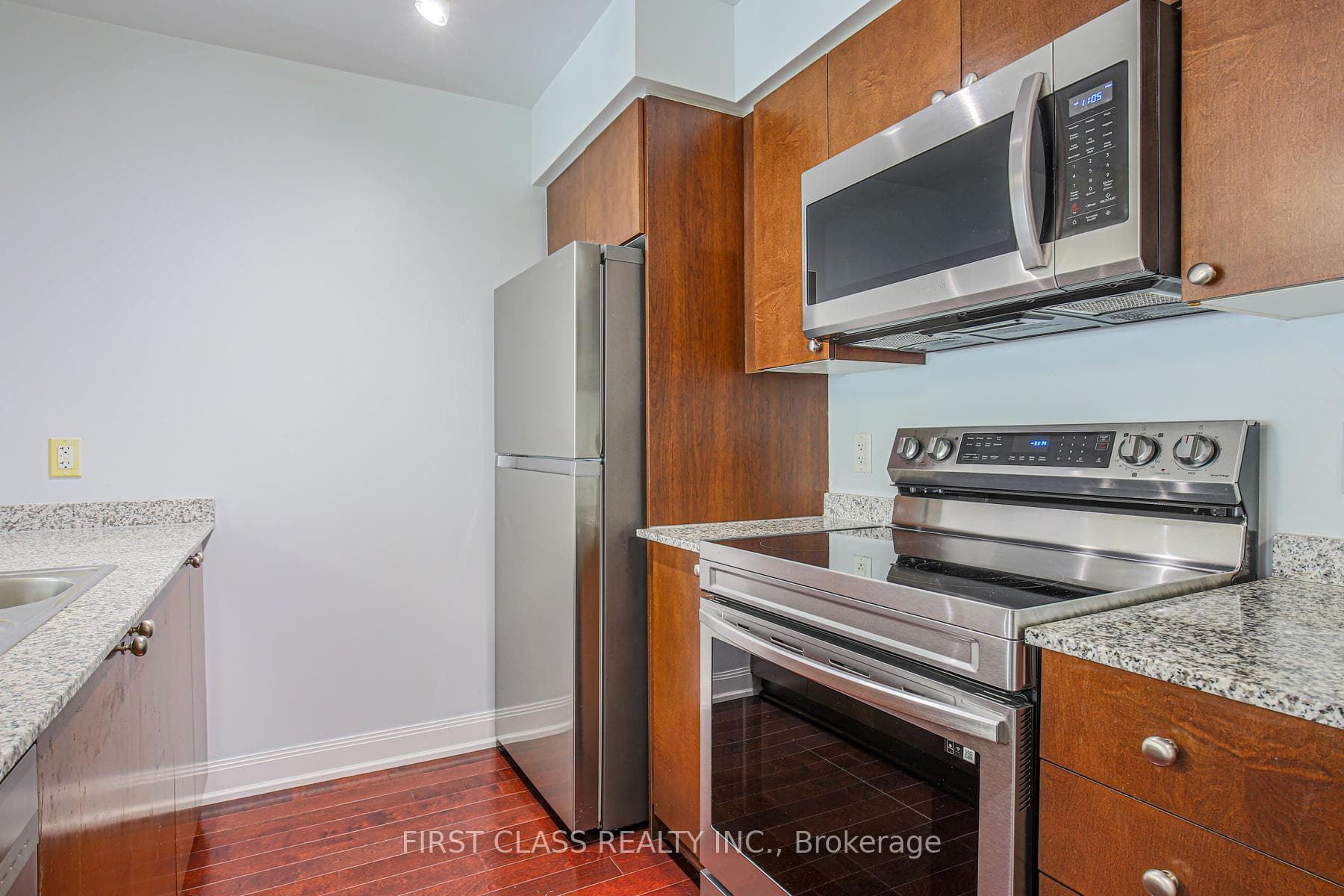 2191 Yonge Street Unit 1412 photo 13