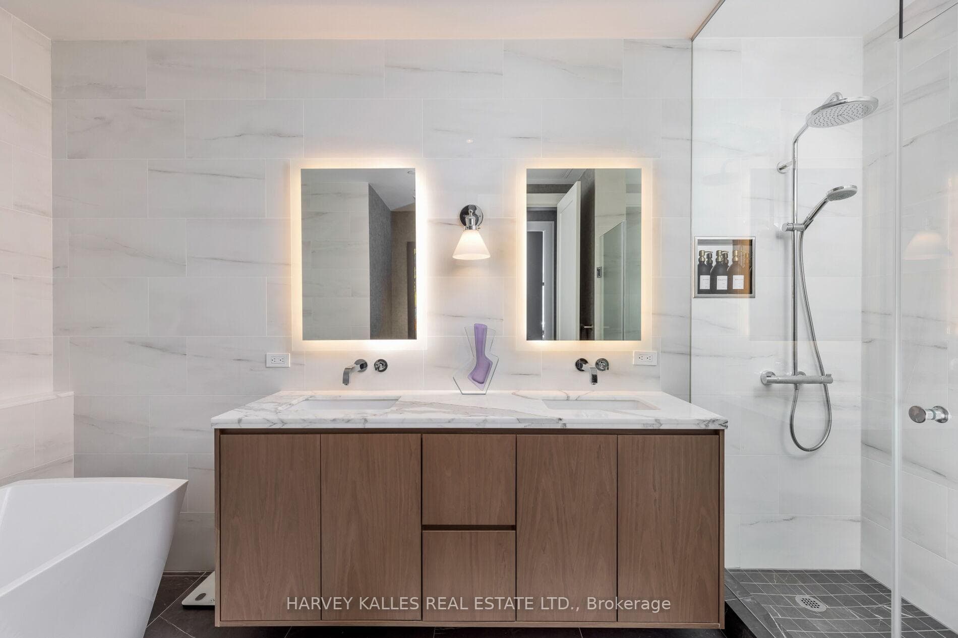 Main Ensuite