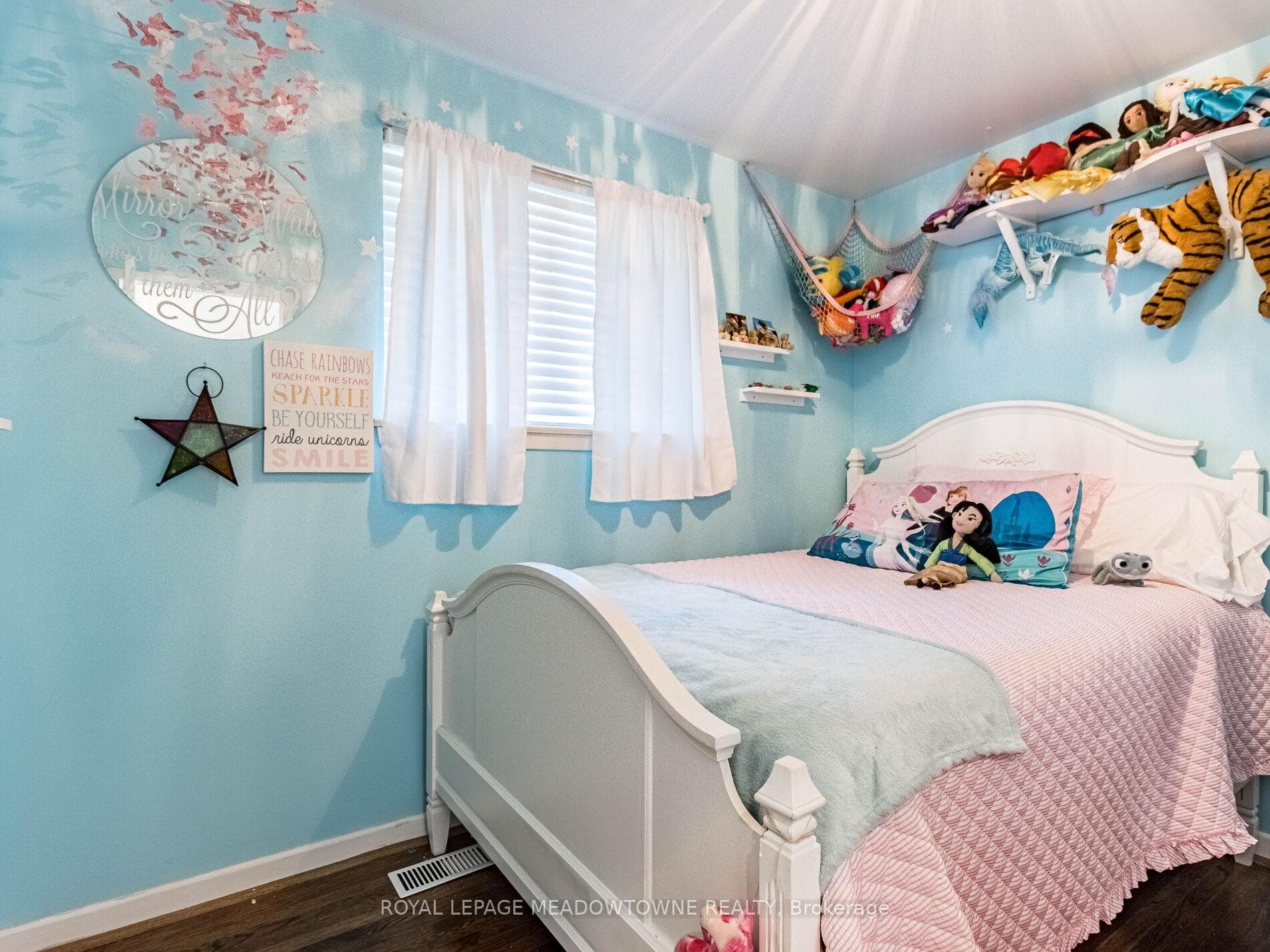 48 Chatsworth Drive photo 18