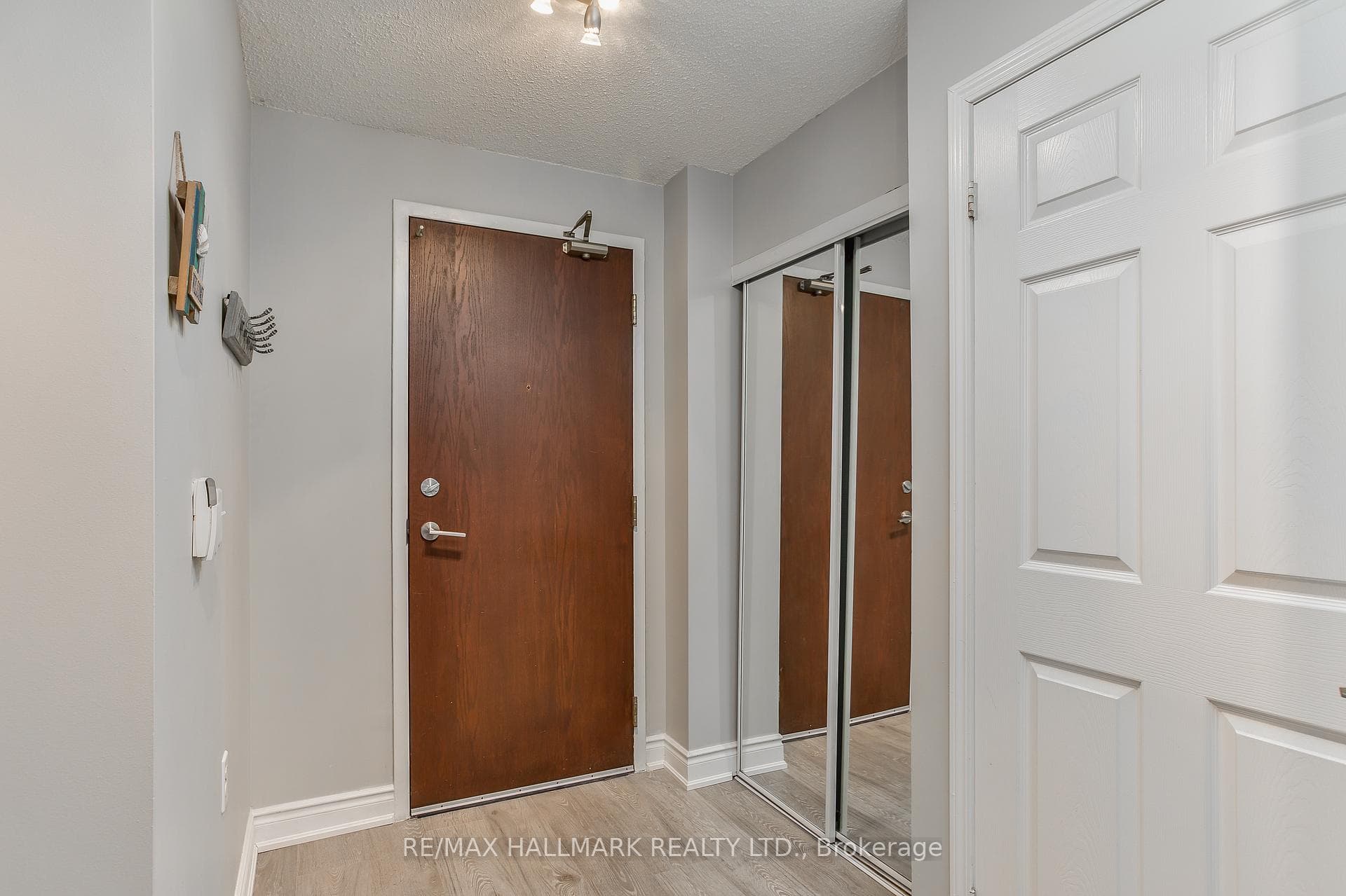 28 Olive Avenue Unit 208 photo 3