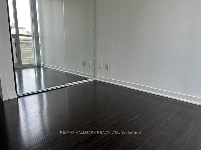 770 Bay Street Unit 1502 photo 16