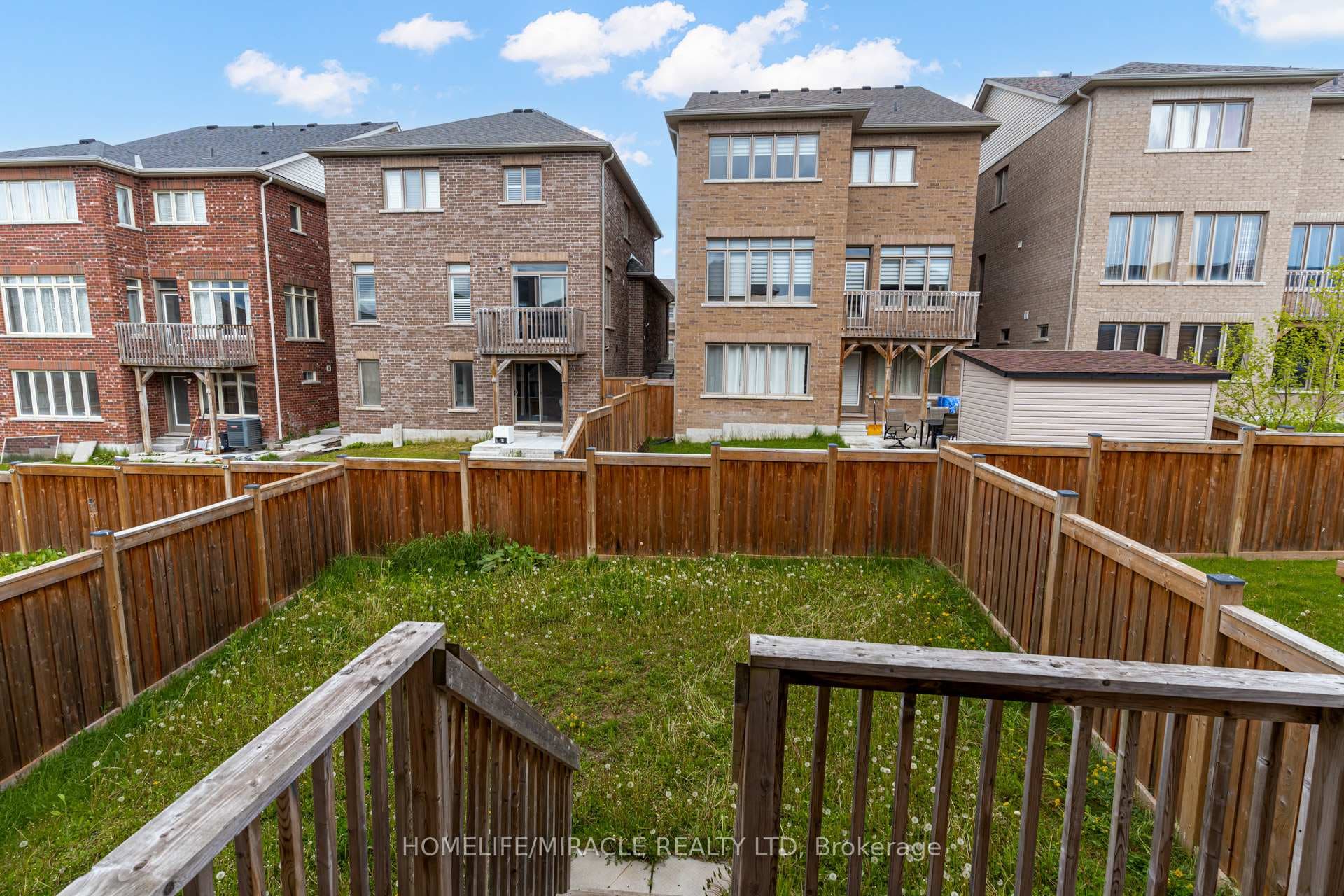 81 Willoughby Way photo 48