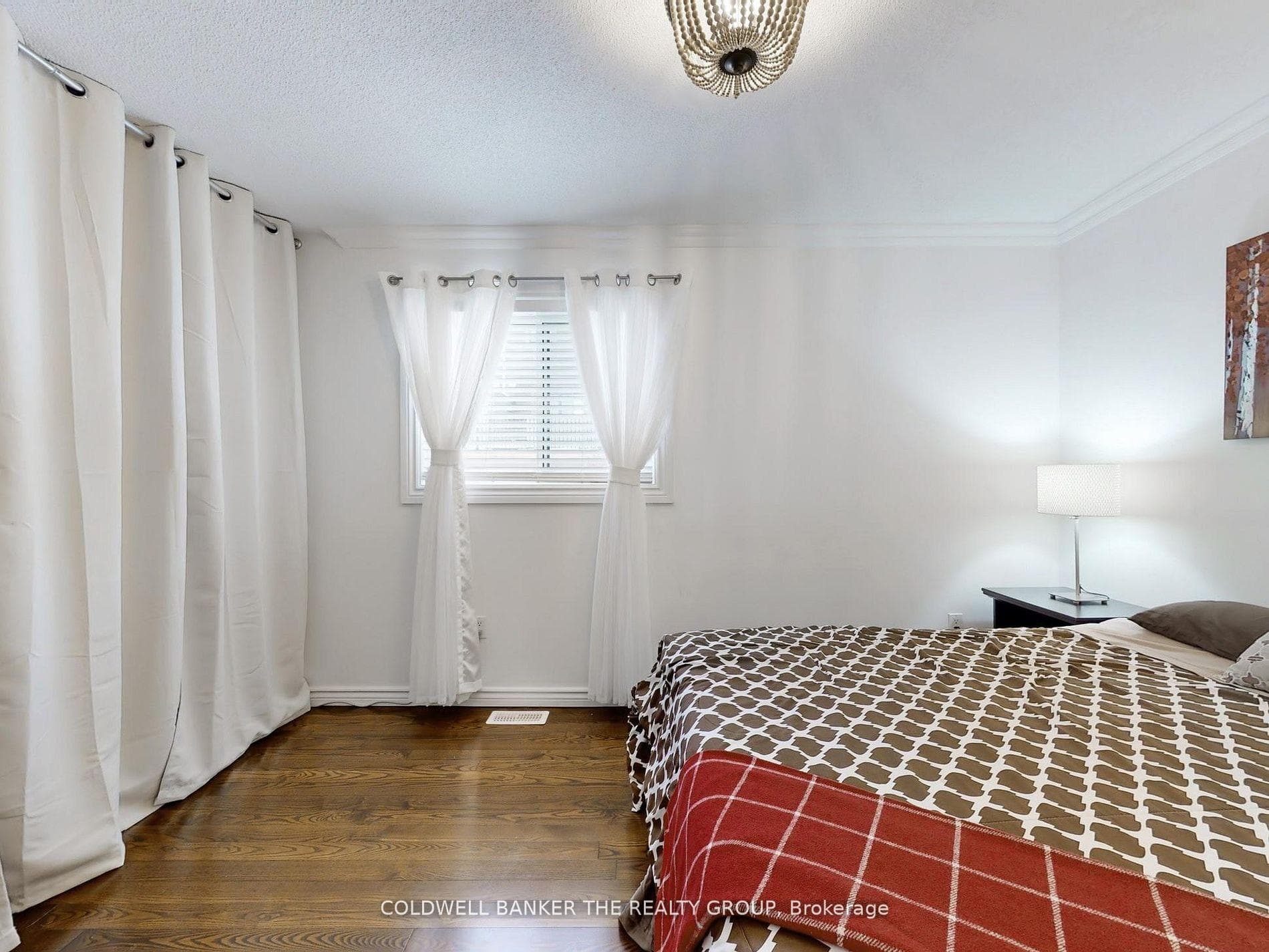 60 DRAPER Crescent photo 23