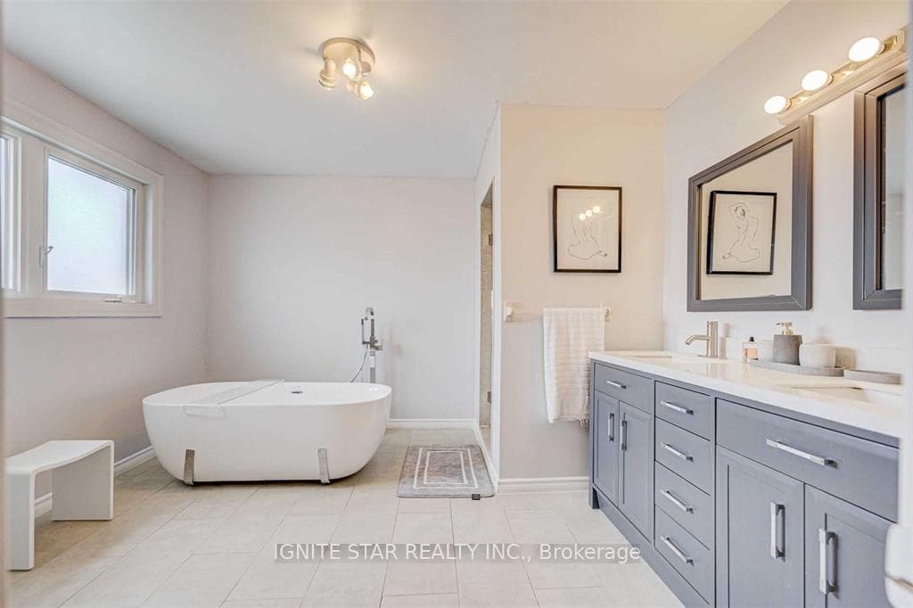 3203 Dovetail Mews photo 33