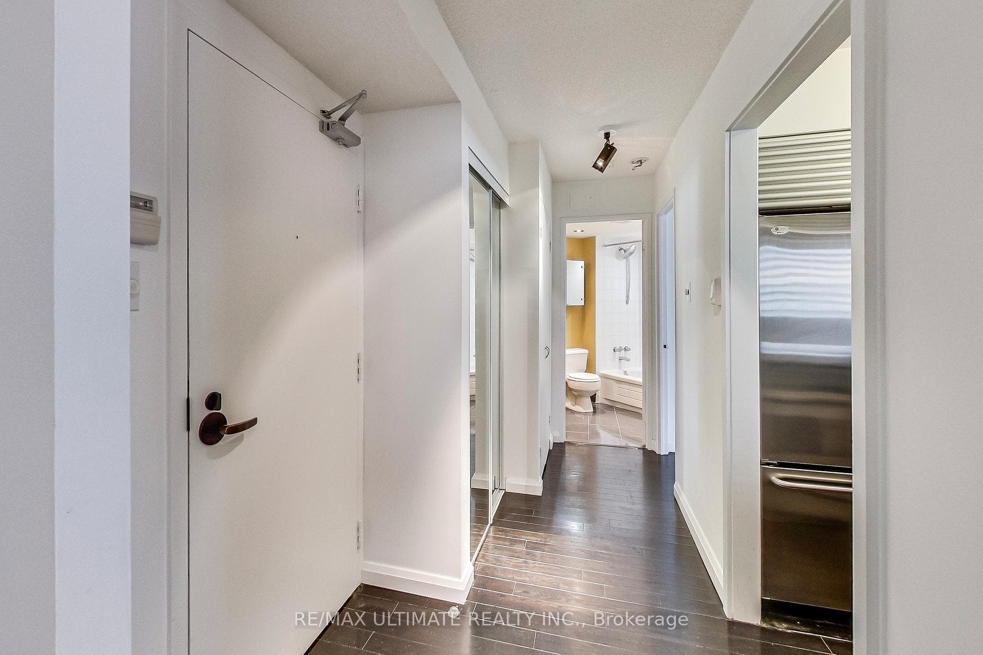 25 Maitland Street Unit 1405 photo 2