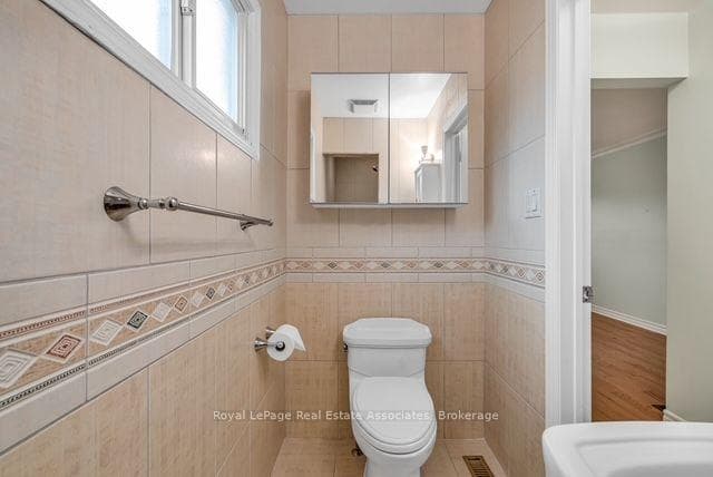 2529 Claymore Crescent photo 22