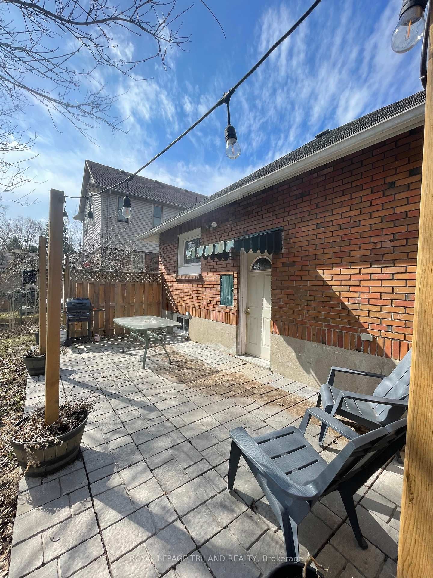 222 Edward Street photo 10