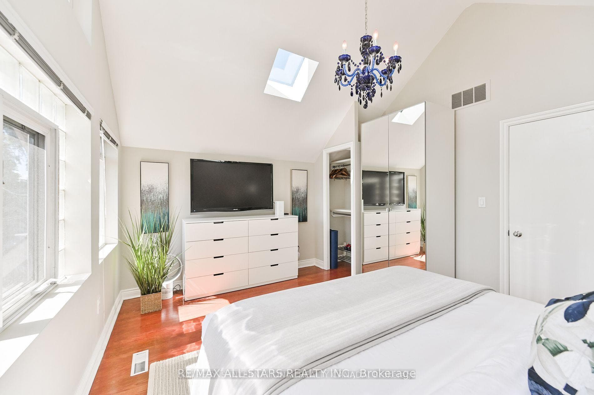 45 Arlington Avenue photo 15