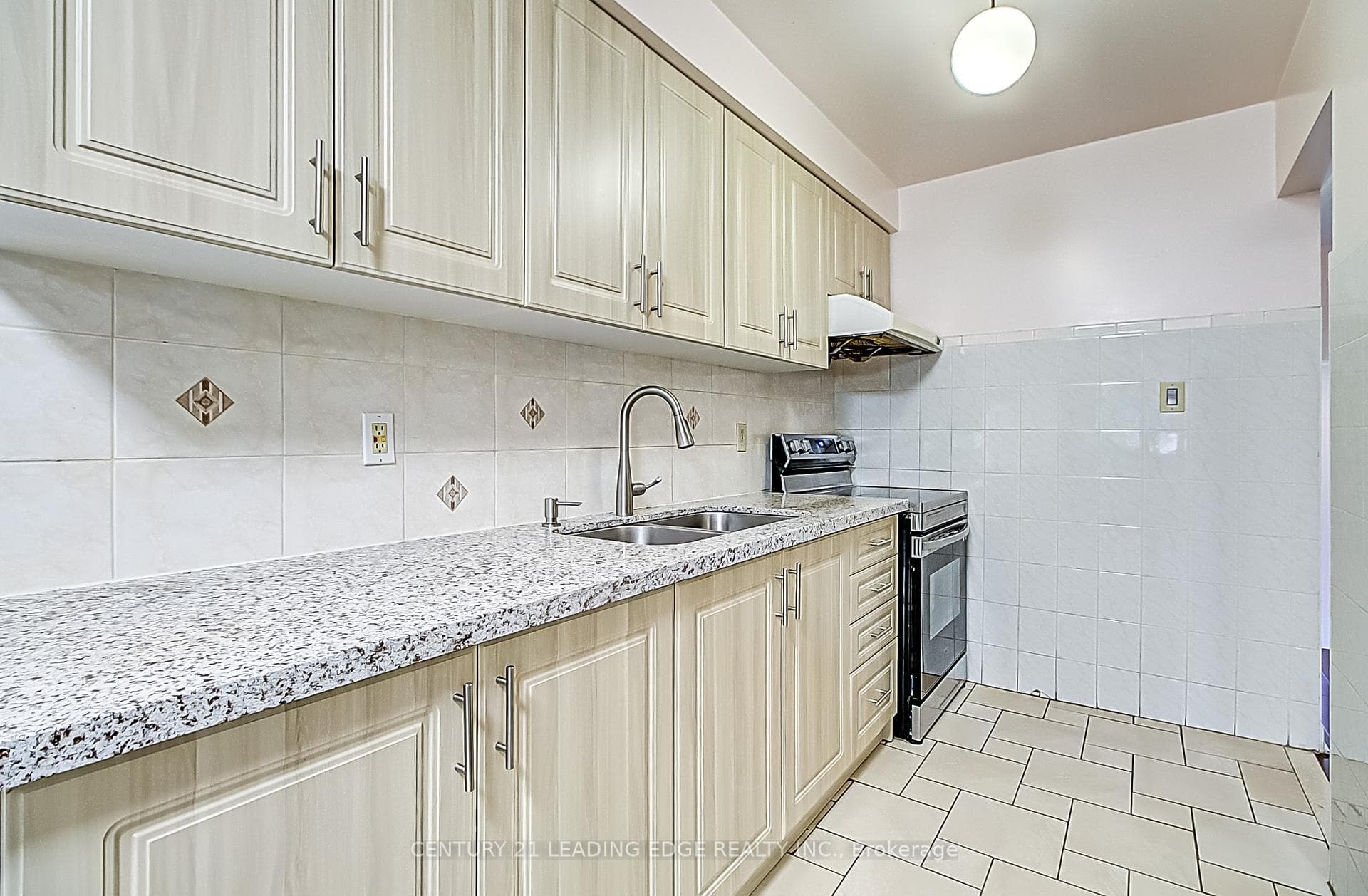 18 O'halloran Crescent photo 5