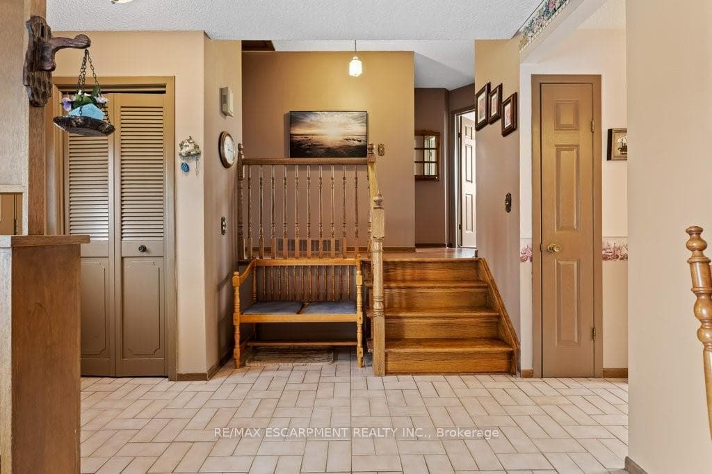48 Forster Avenue photo 5