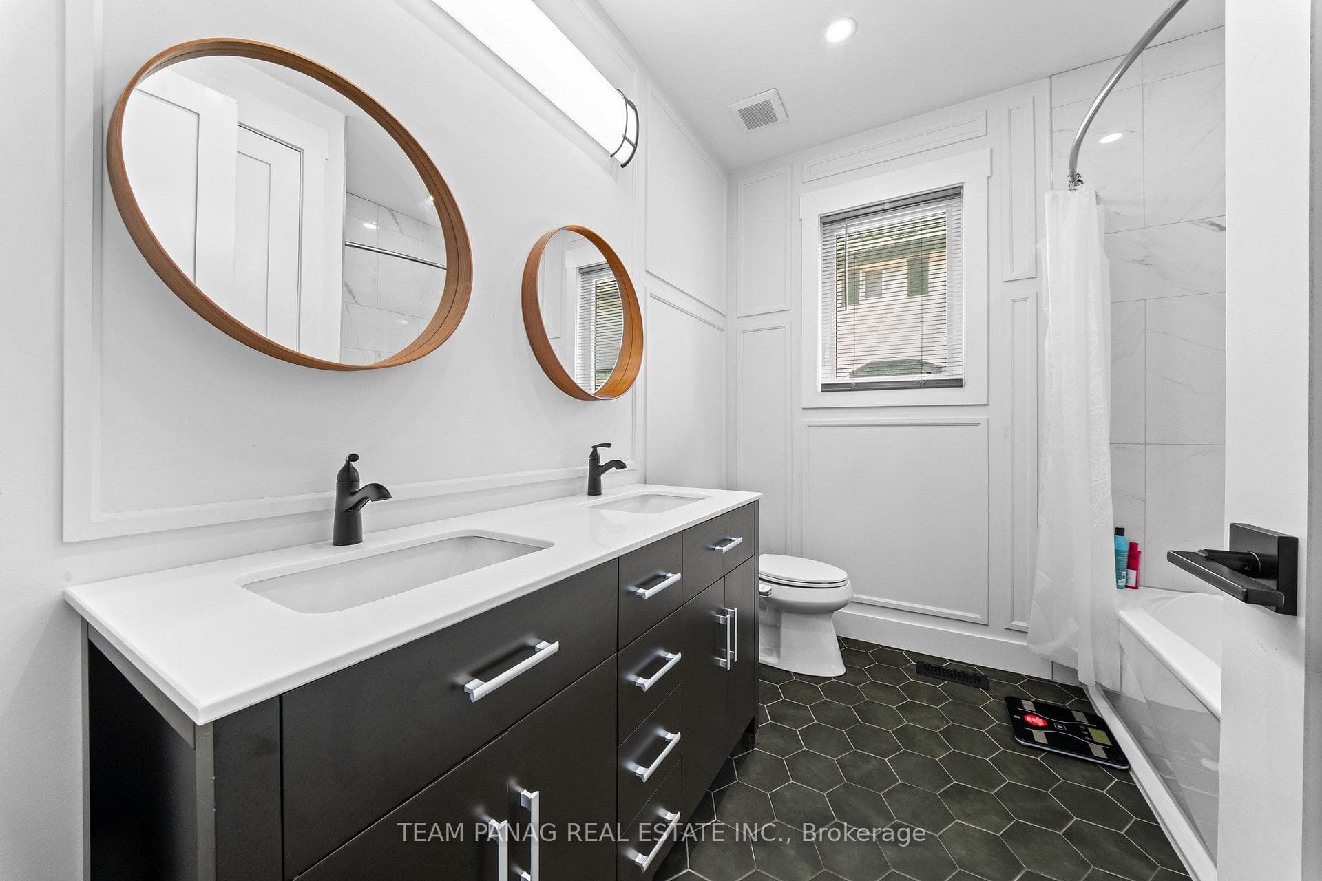 646 West 5th Street photo 24