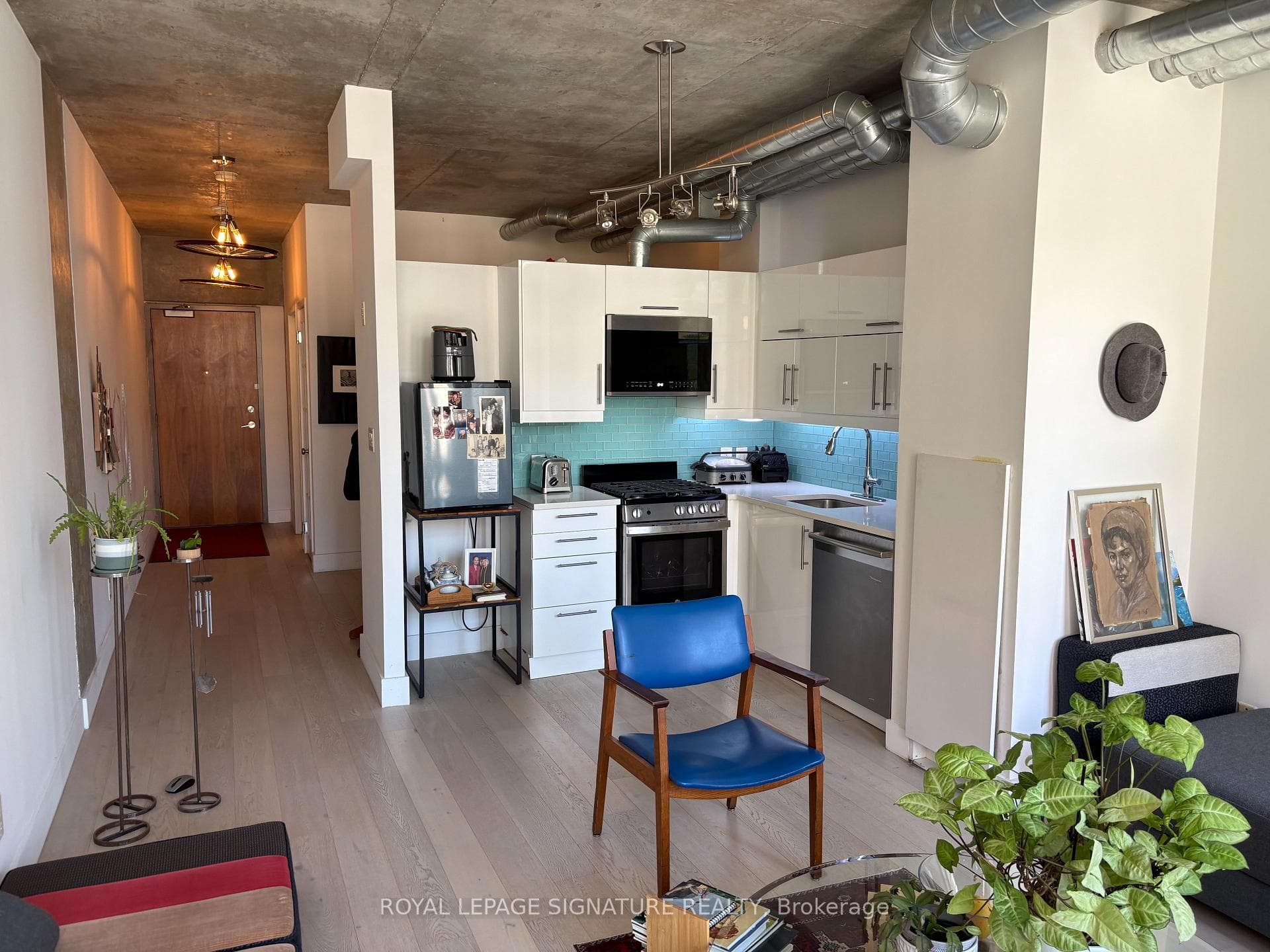 169 John Street Unit 403 photo 4