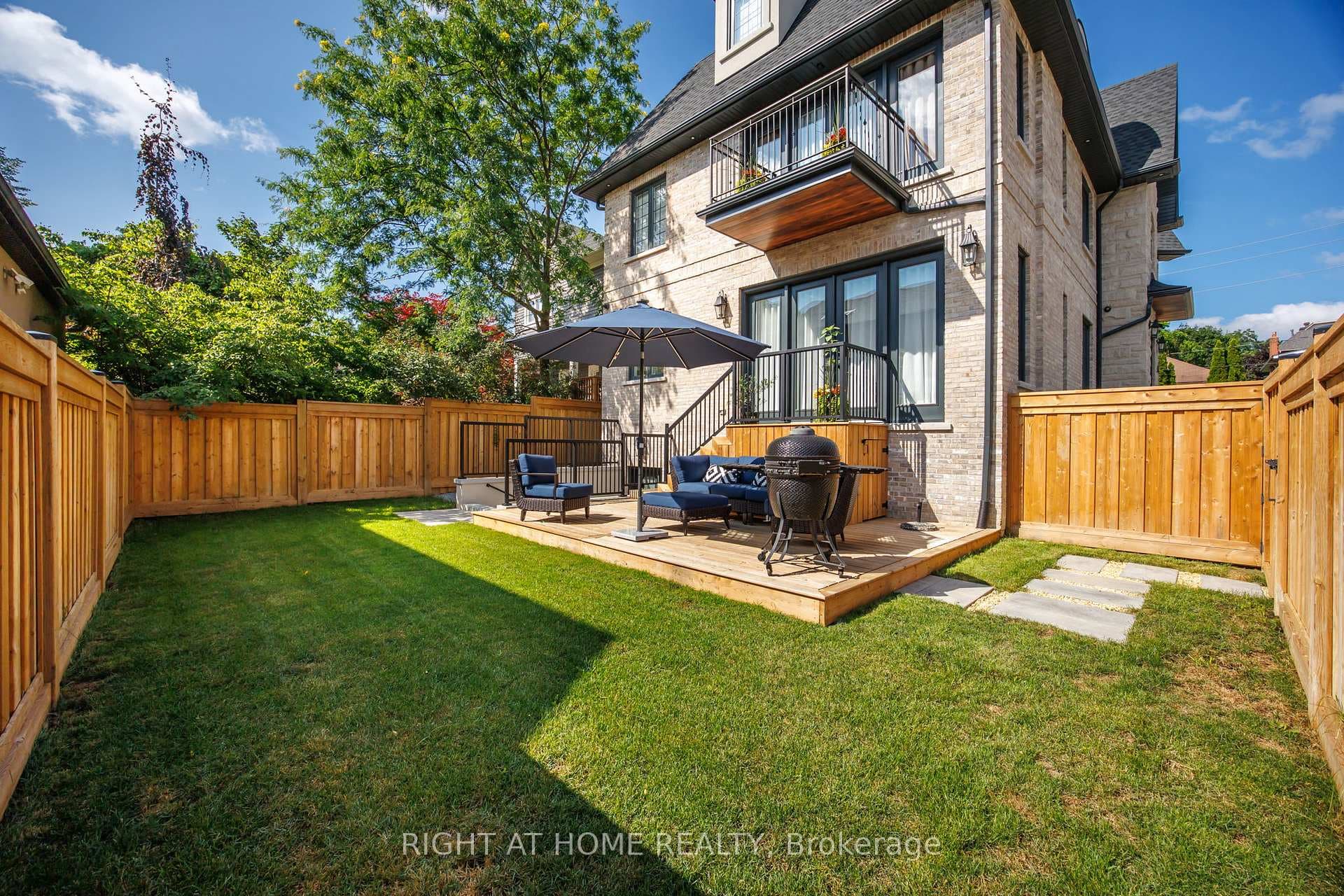 33 Thorndale Avenue photo 8