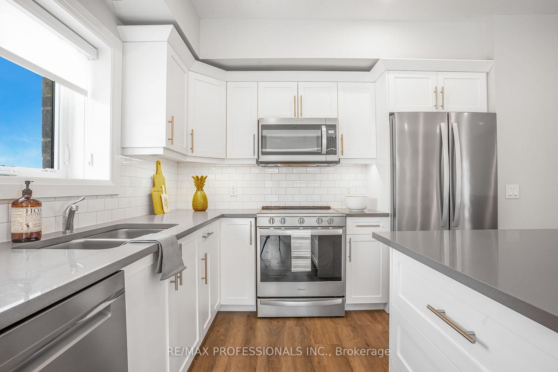 120 Summersides Boulevard Unit 303 photo 21