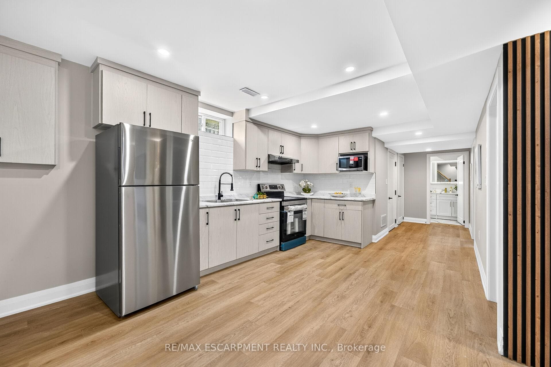 150 Howard Avenue photo 31