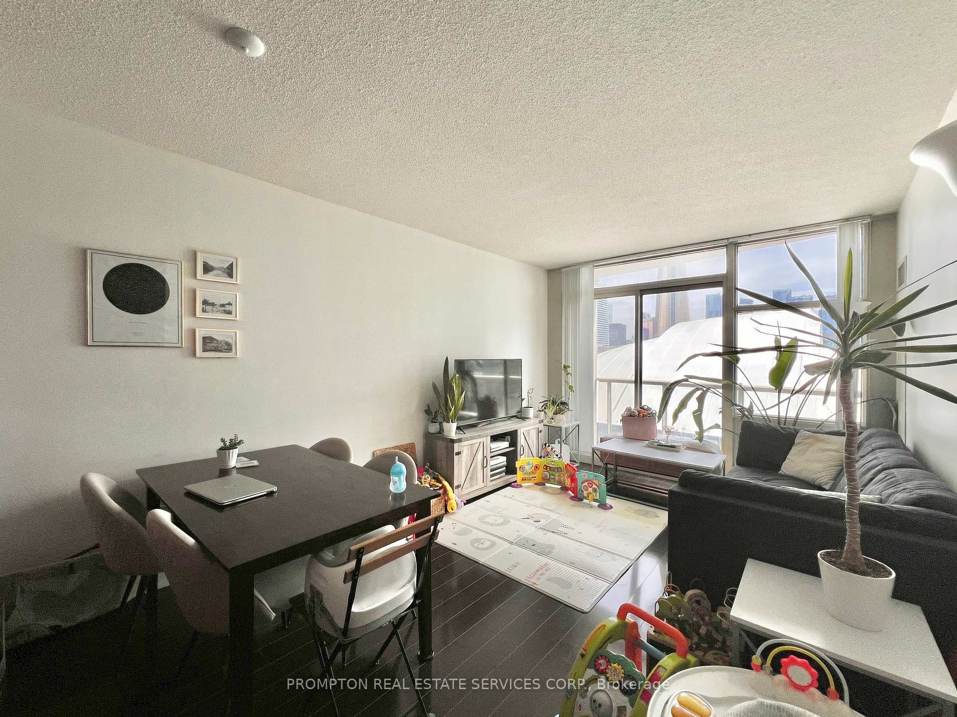 10 Navy Wharf Court Unit 2708 photo 2