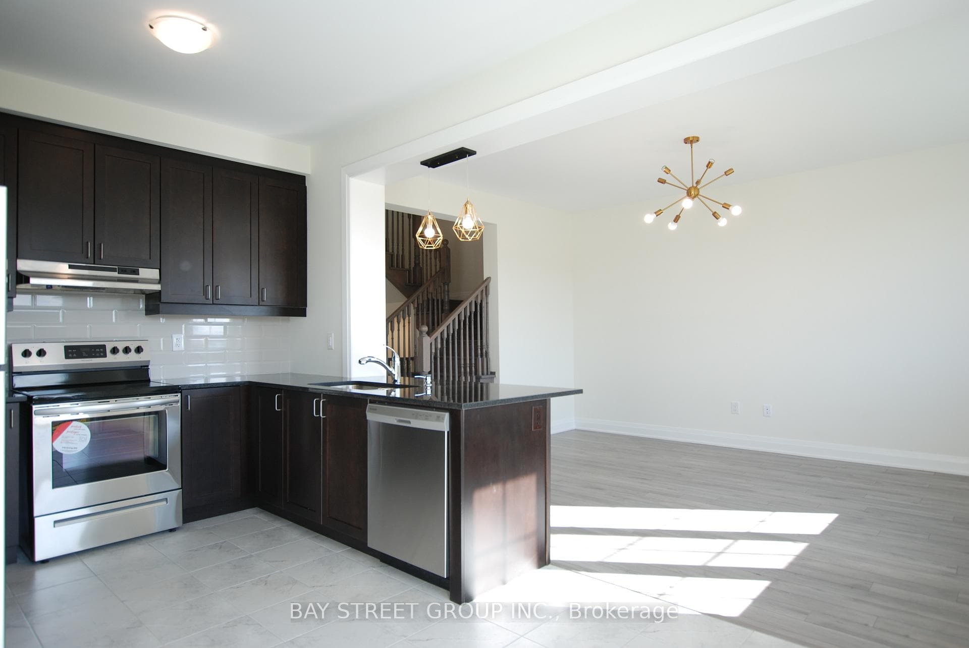 41 Broden Crescent photo 6