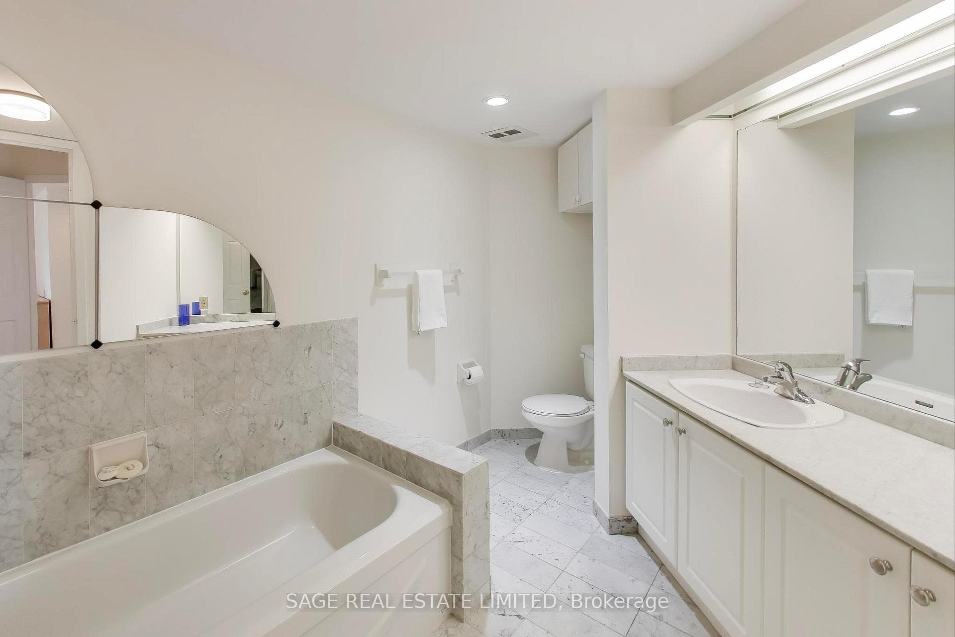 5 Concorde Place Unit 1201 photo 16