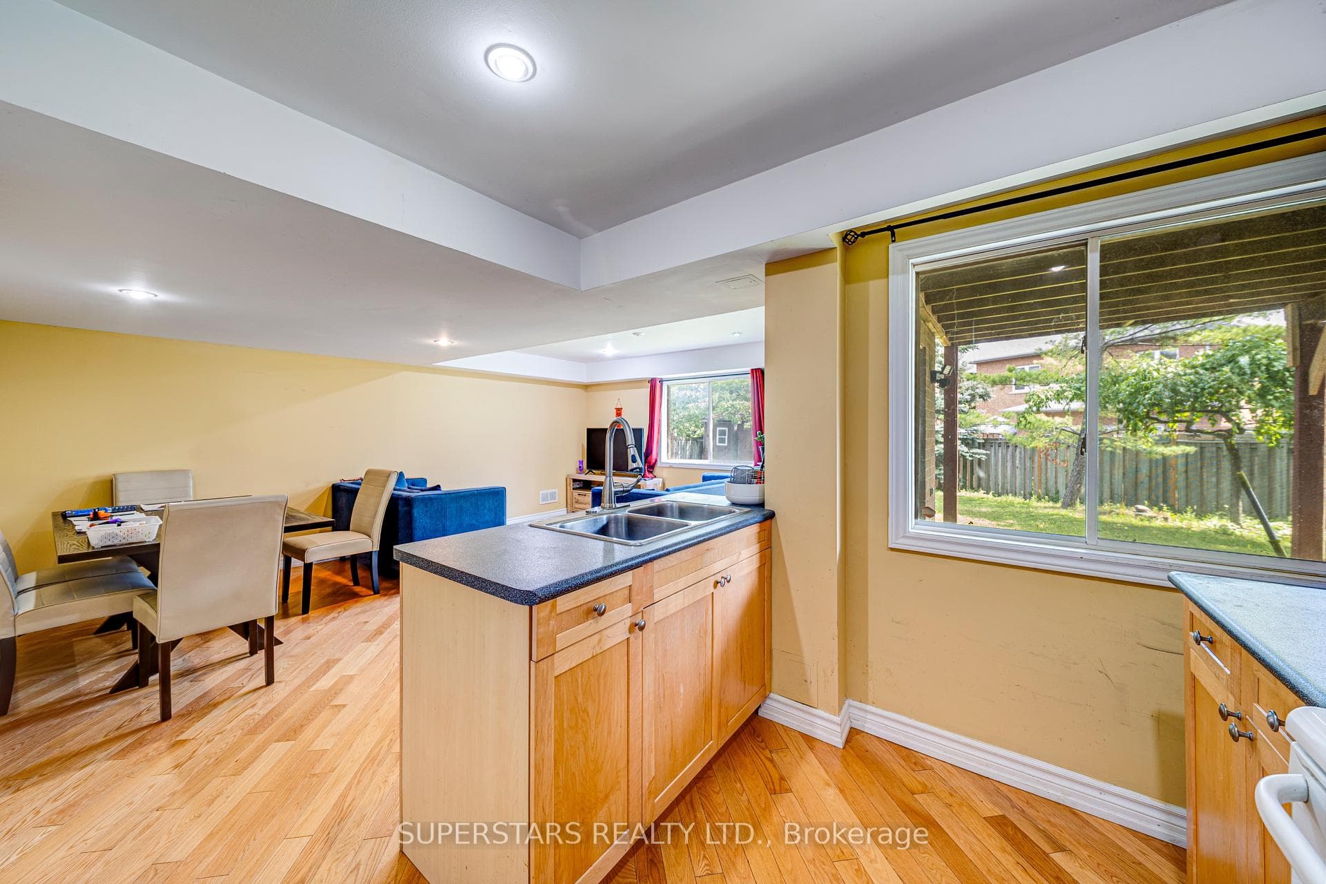 76 Fortune Crescent photo 24