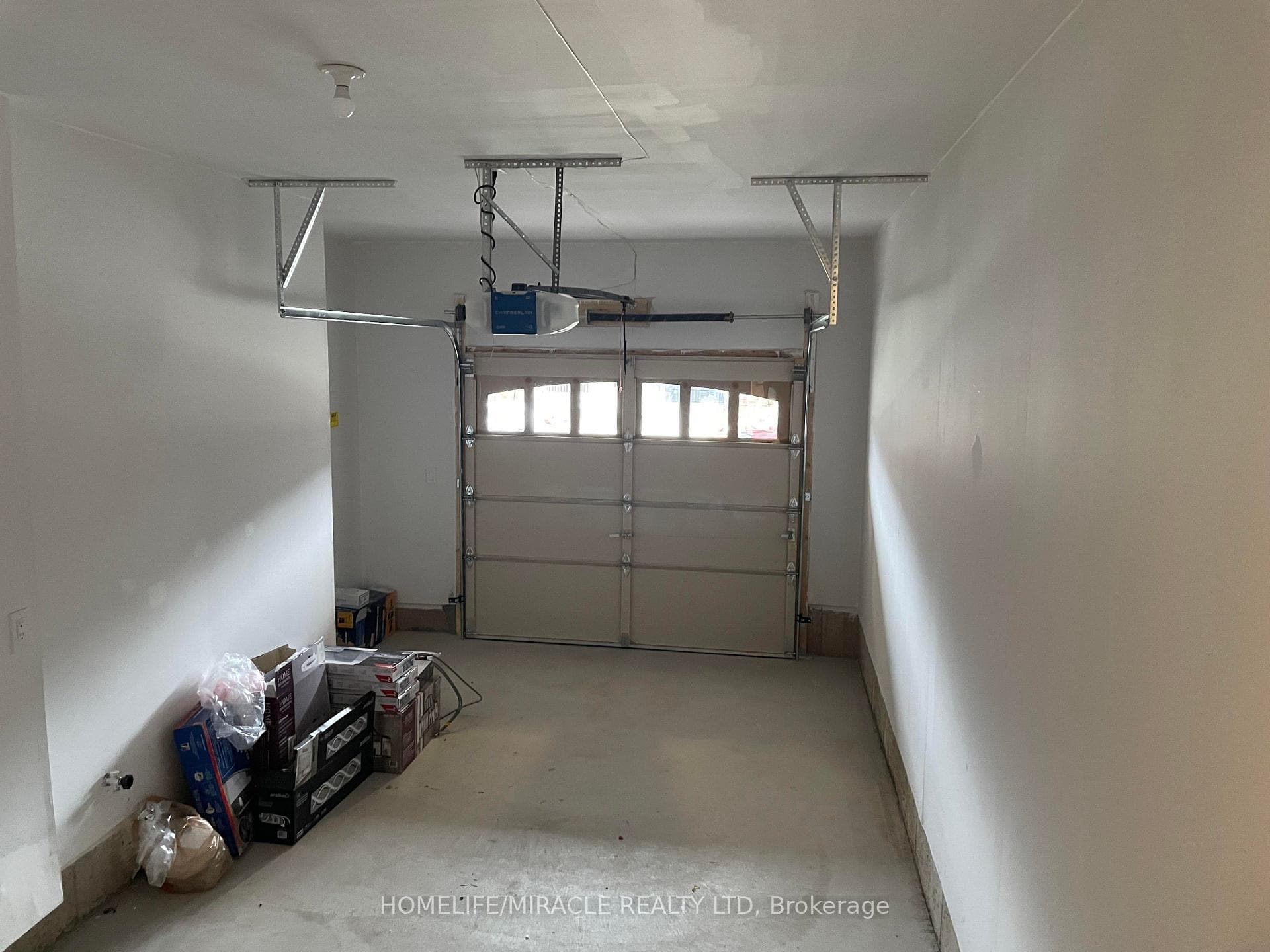 460 Silver Maple Road photo 23
