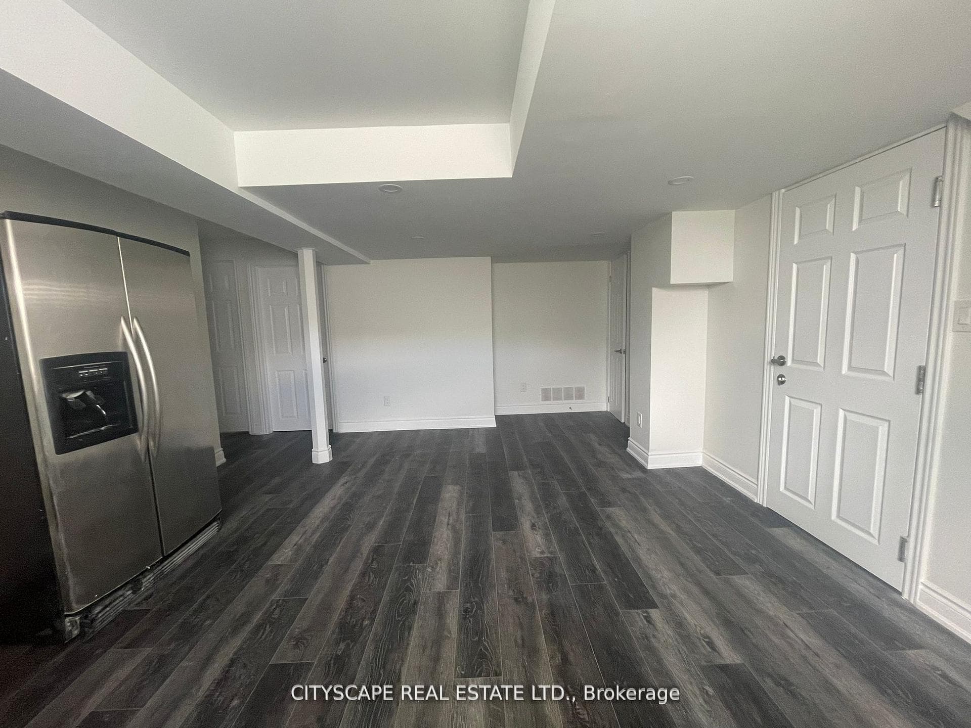 1048 Zimmerman Crescent photo 6