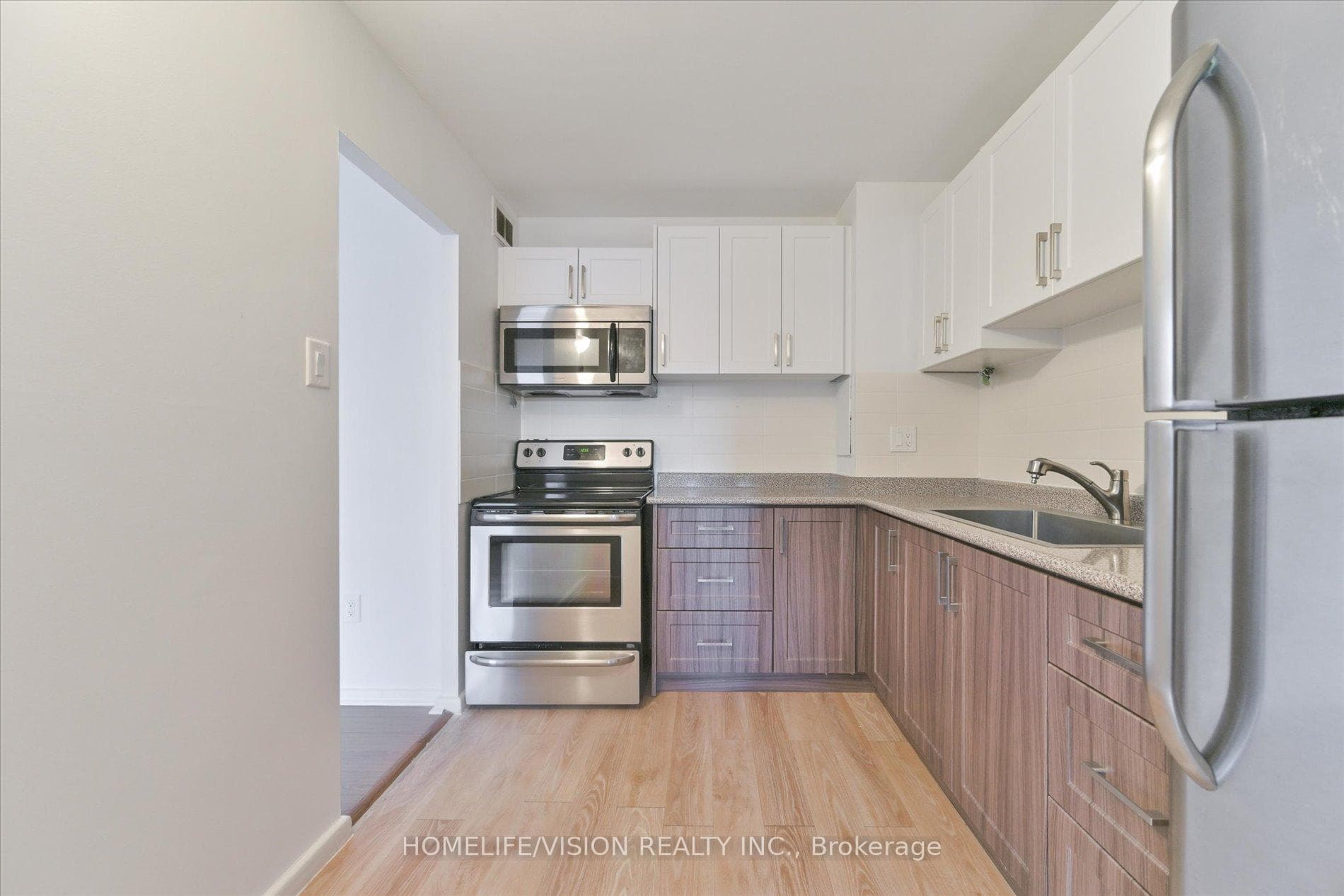 100 Leeward Glenway Unit 202 photo 5