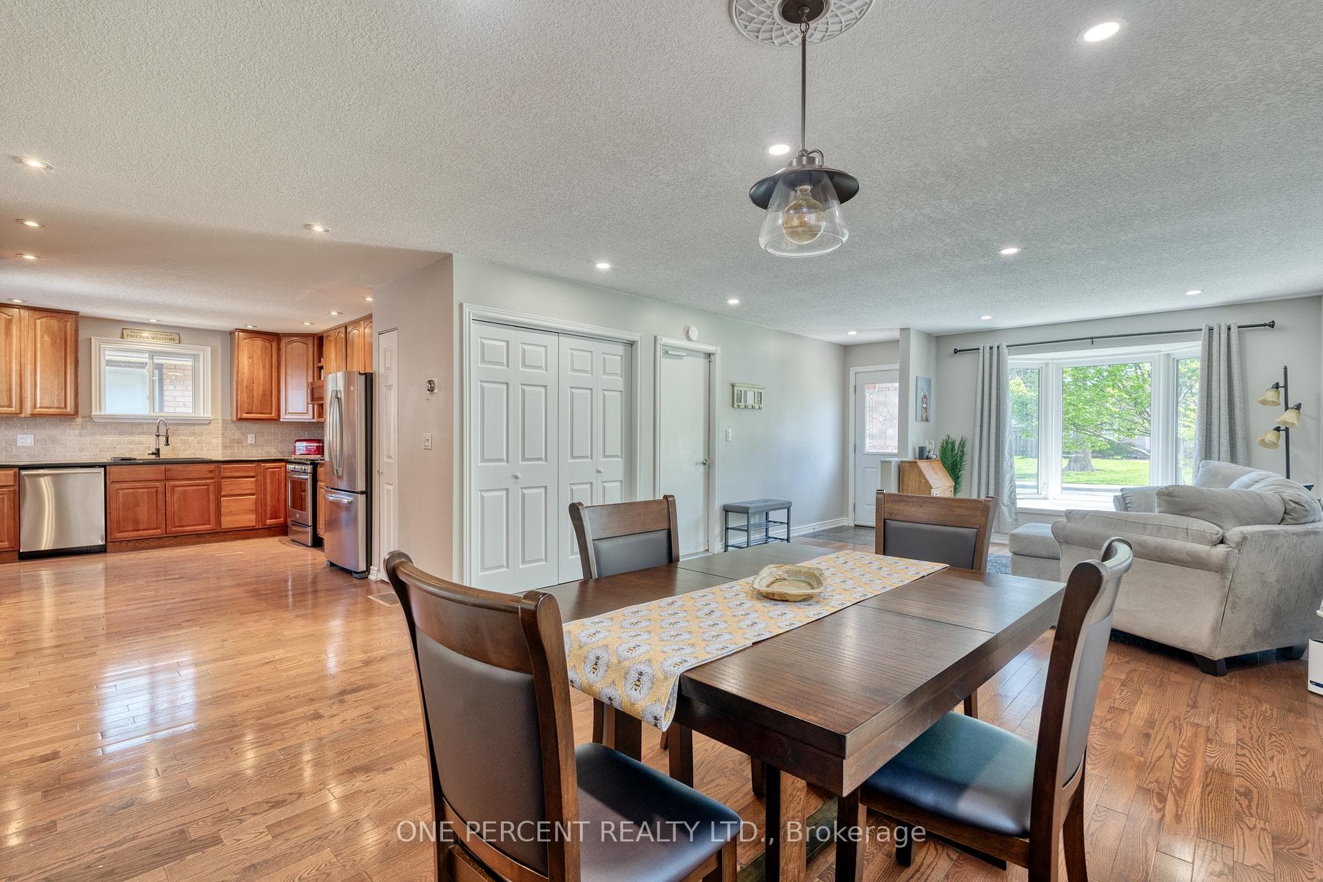 18 Rosewell Street photo 11