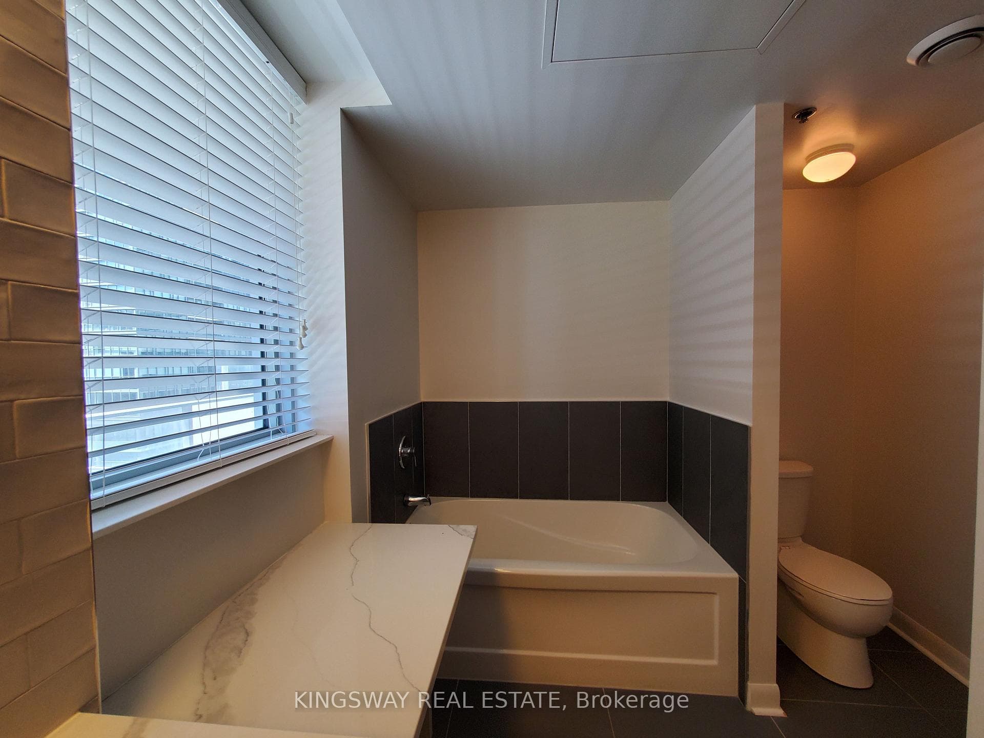 375 King Street Unit 909 photo 14