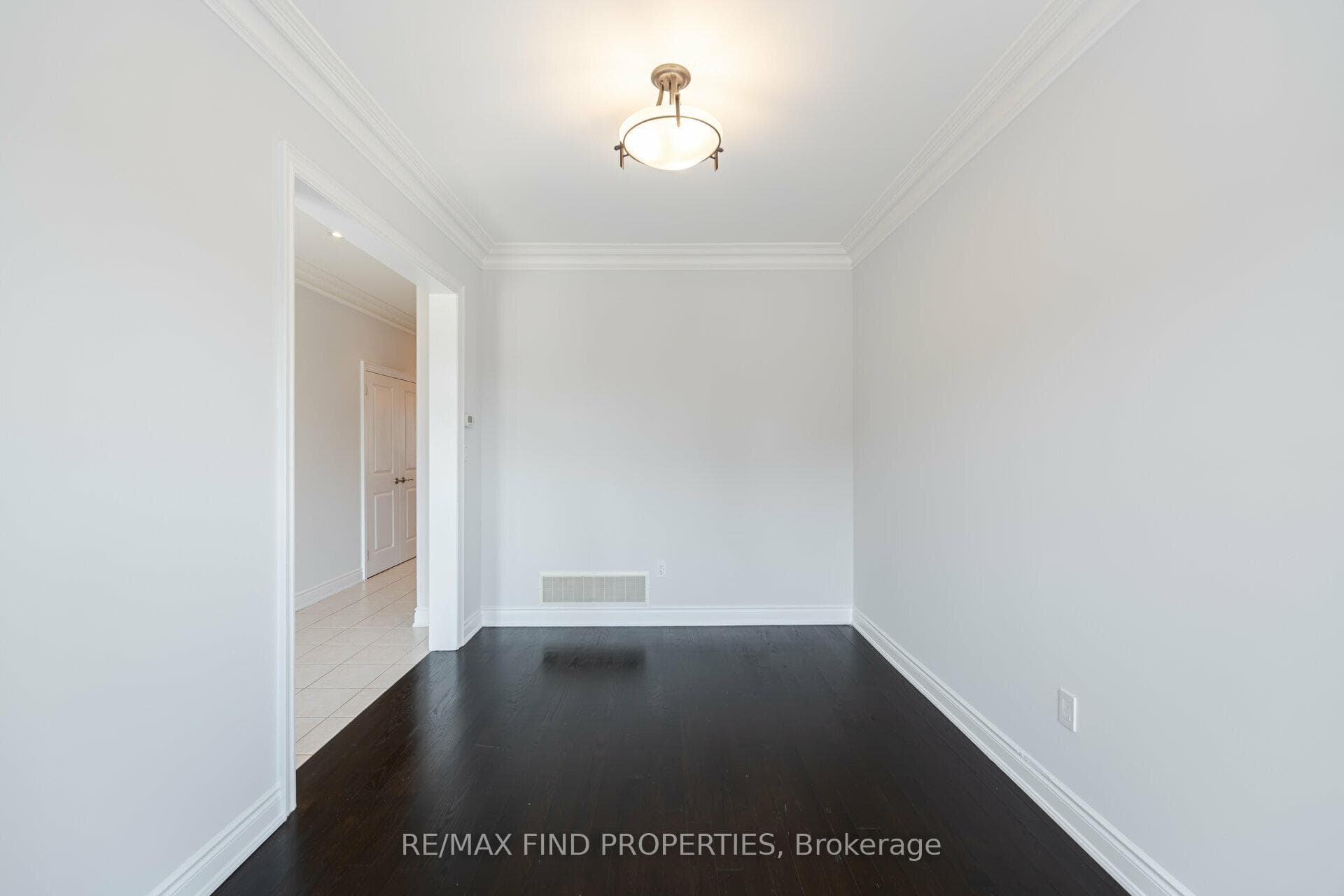 3207 Stocksbridge Avenue photo 6