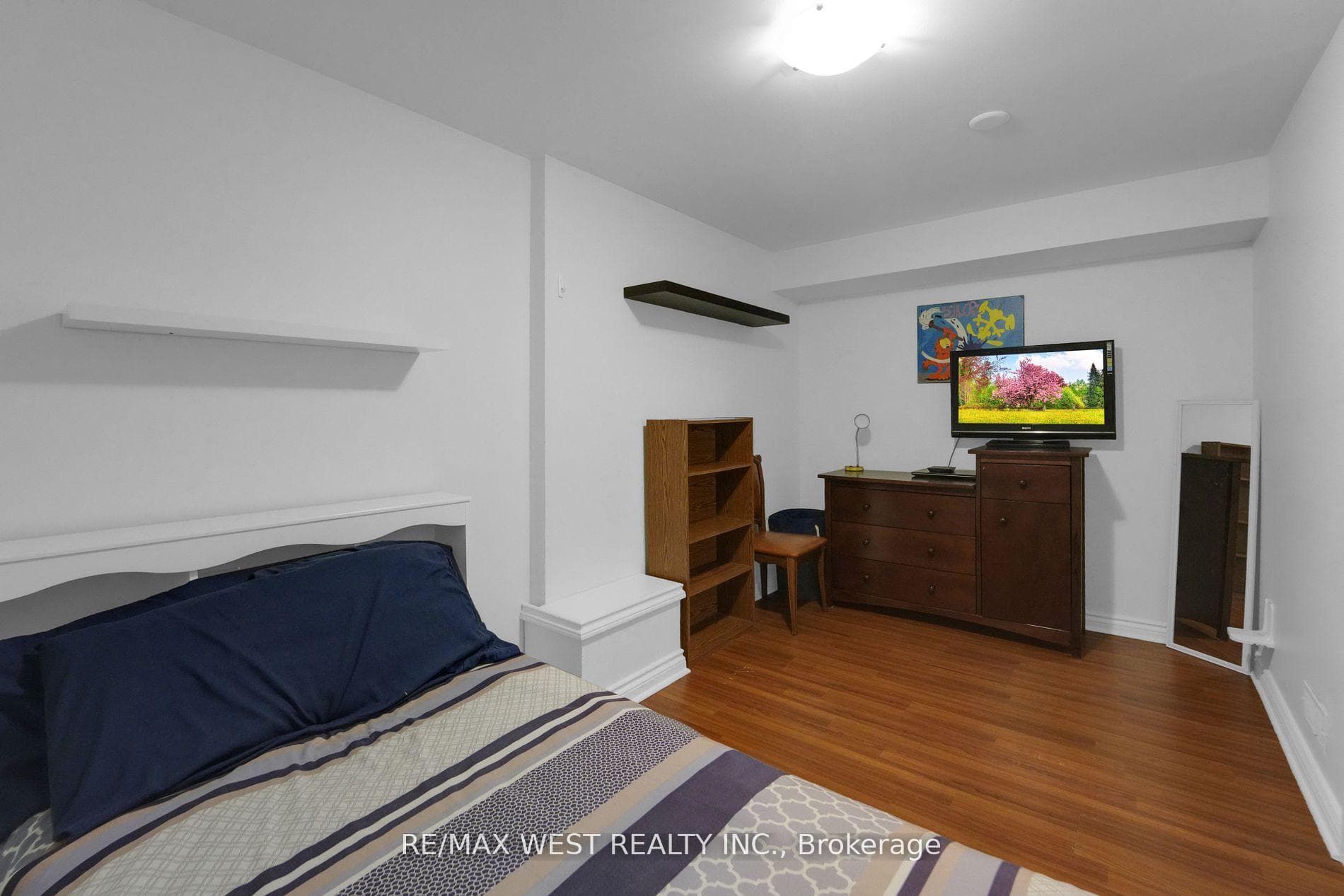 76 Moonstone Place photo 32